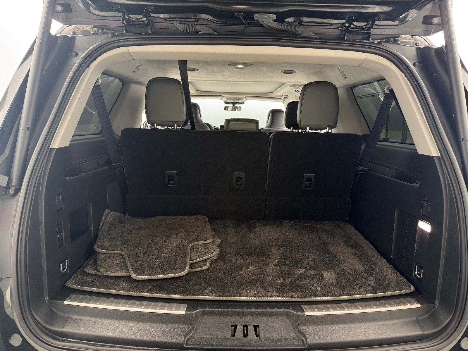 Thumbnail: 2022 Lincoln Navigator L - 6