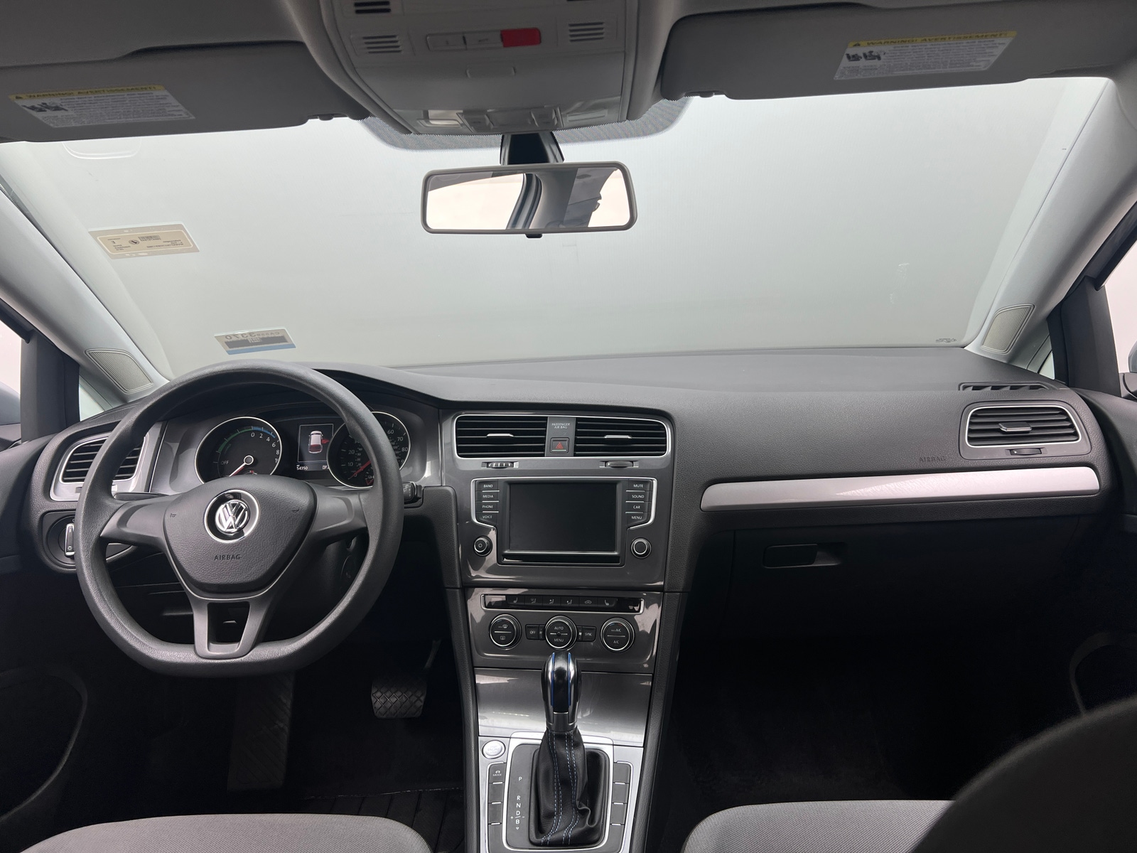 Thumbnail: 2016 Volkswagen e-Golf - 3