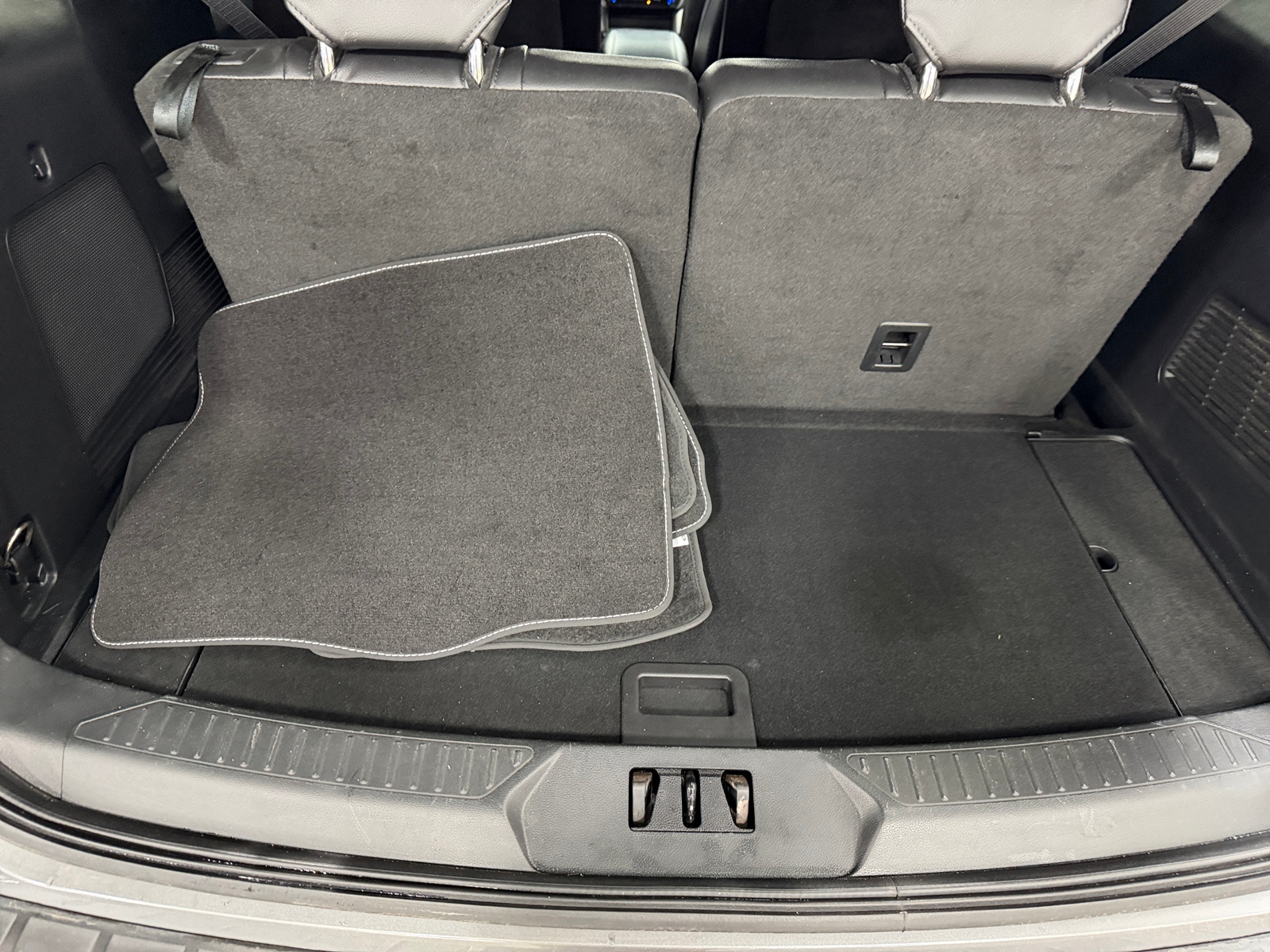 Thumbnail: 2023 Ford Explorer - 6