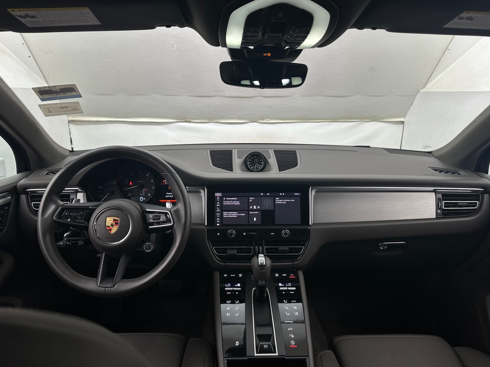 Thumbnail: 2023 Porsche Macan - 2