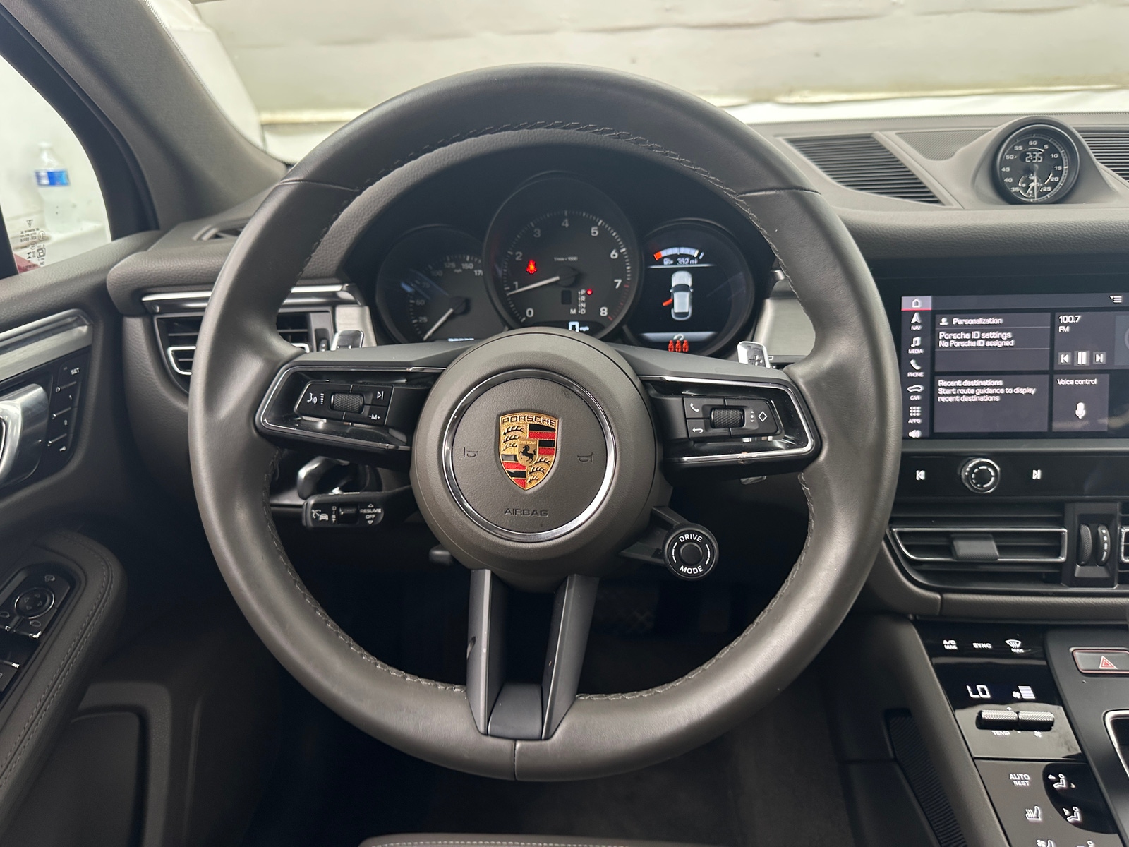 Thumbnail: 2023 Porsche Macan - 4