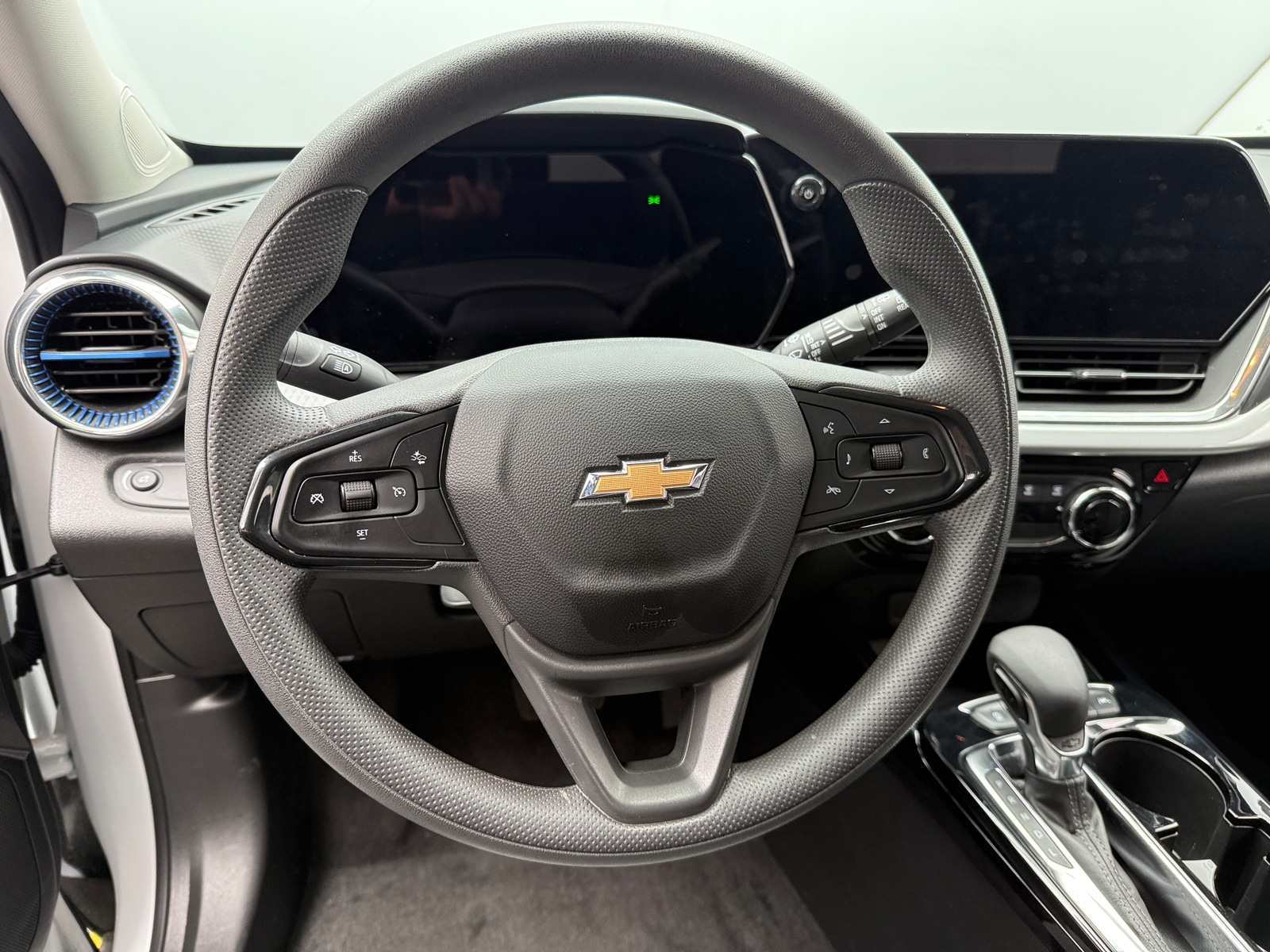 Thumbnail: 2025 Chevrolet Trax - 5