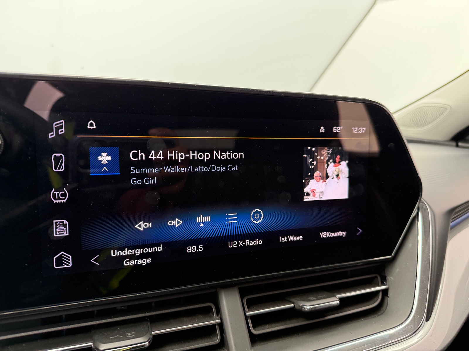 Thumbnail: 2025 Chevrolet Trax - 4