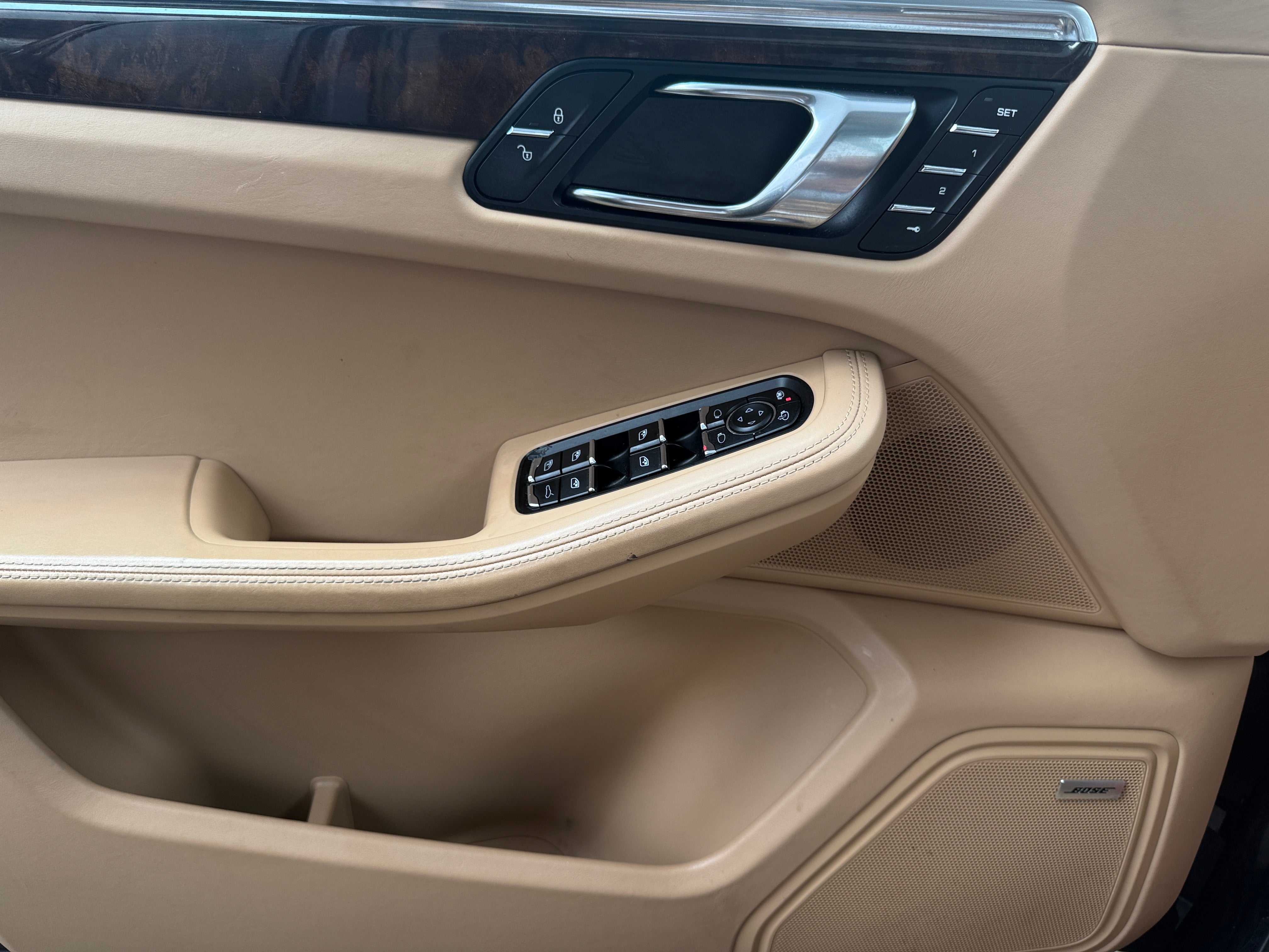 2015 Porsche Macan Turbo - Photo 8