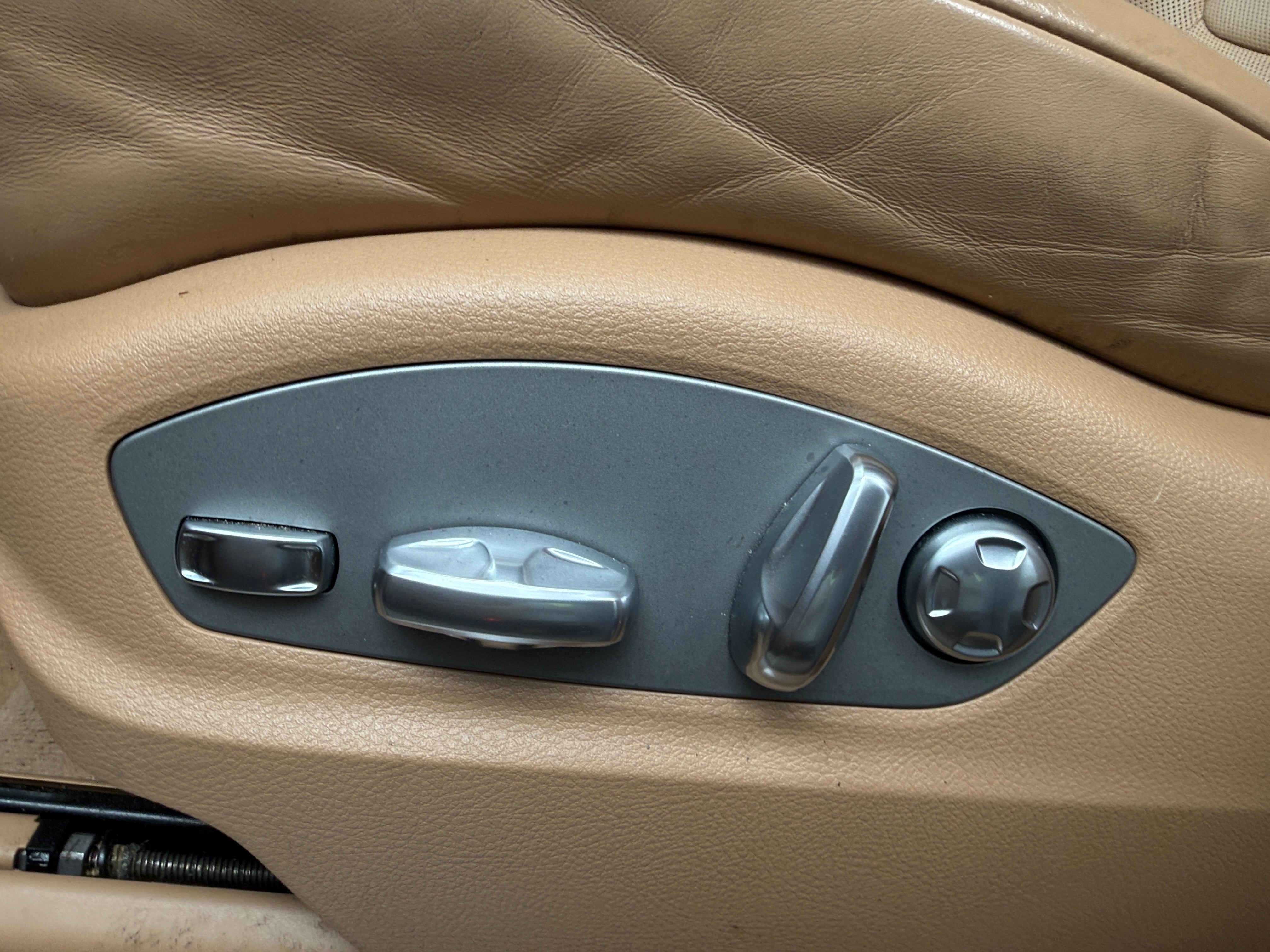 2015 Porsche Macan Turbo - Photo 9