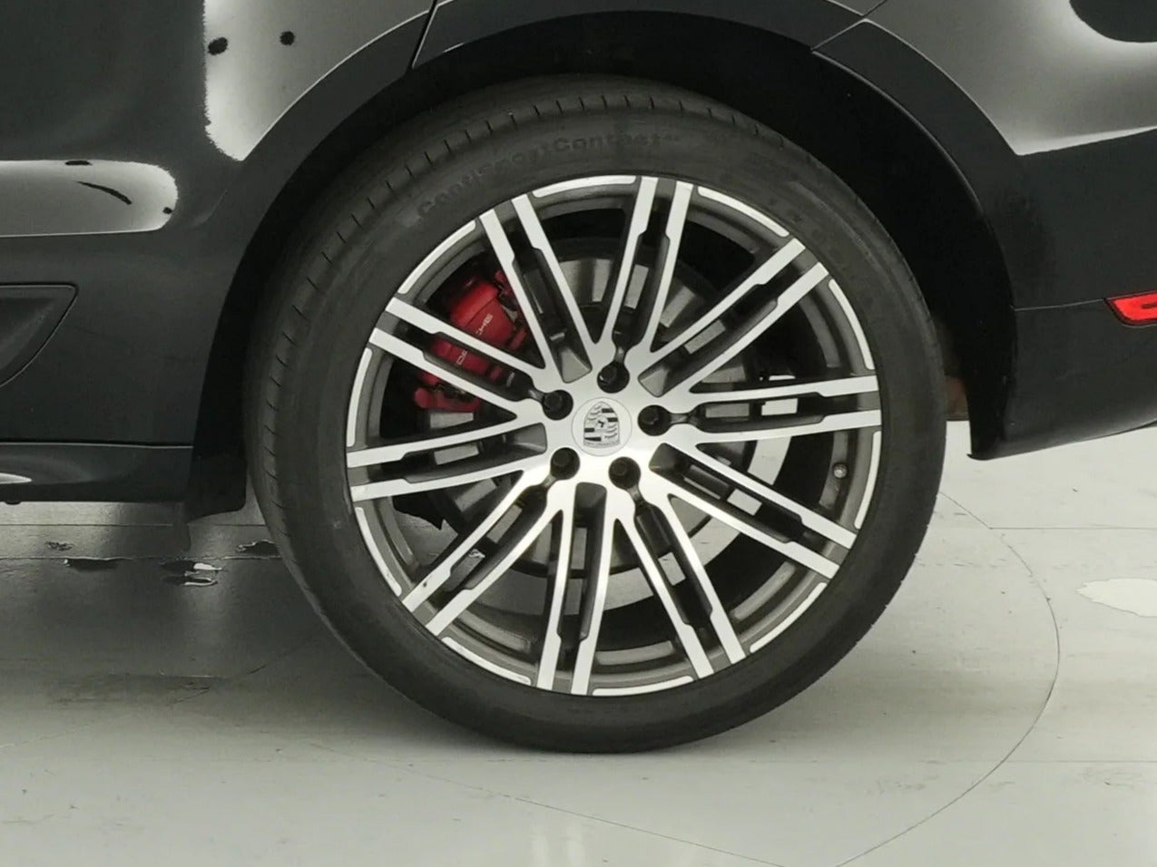 2015 Porsche Macan Turbo - Photo 18