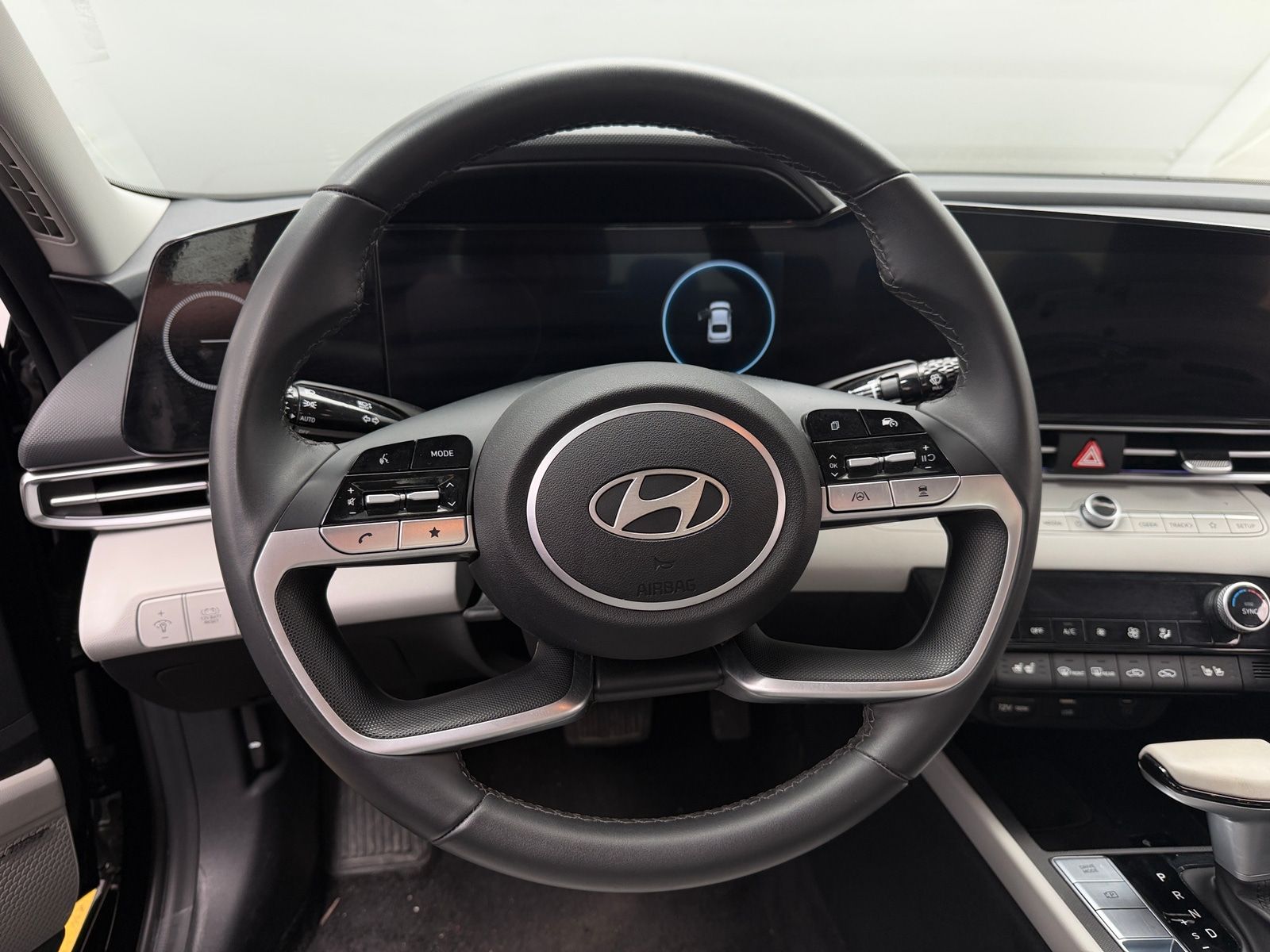 Thumbnail: 2025 Hyundai Elantra - 4