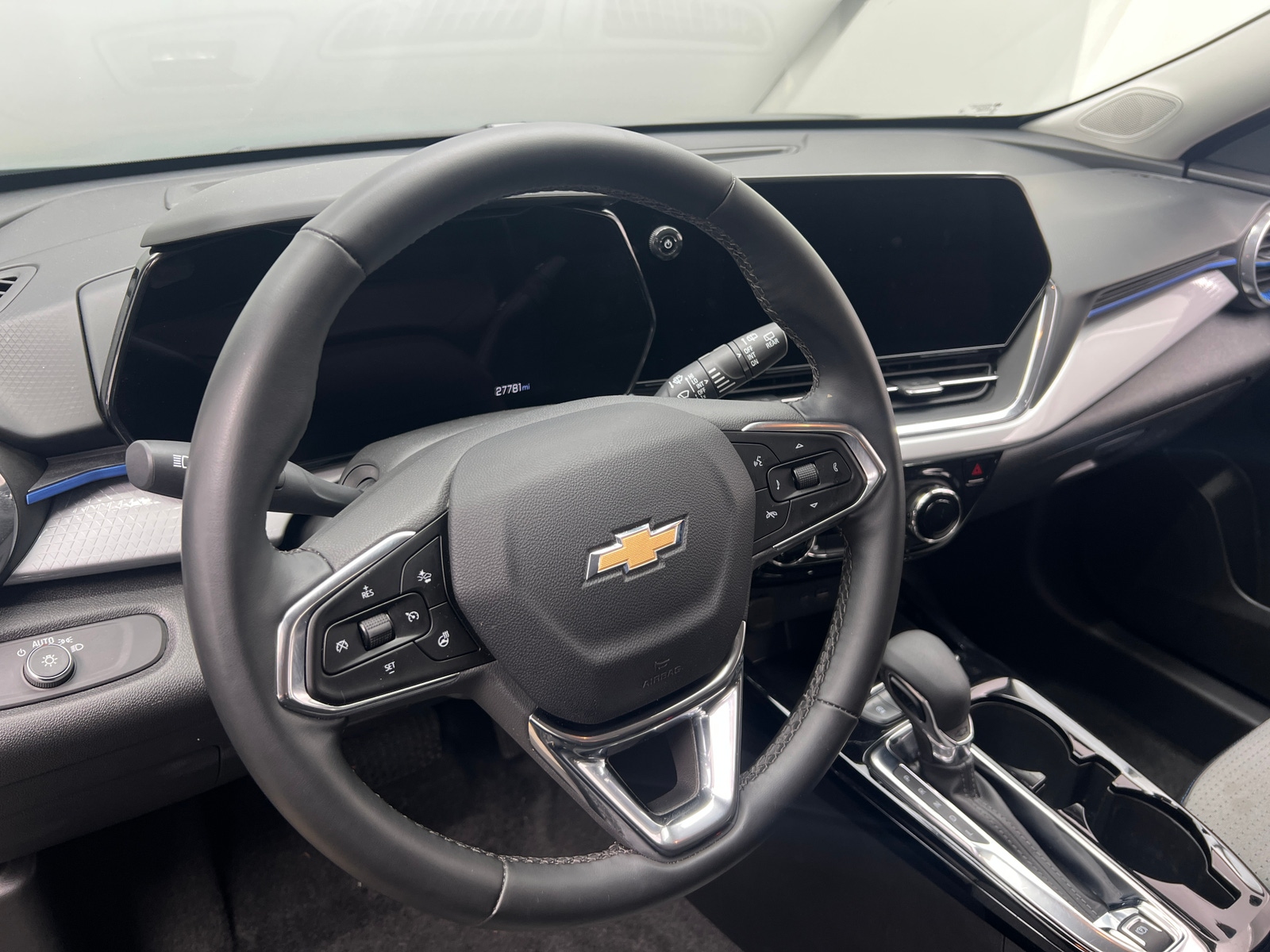 Thumbnail: 2025 Chevrolet Trax - 5