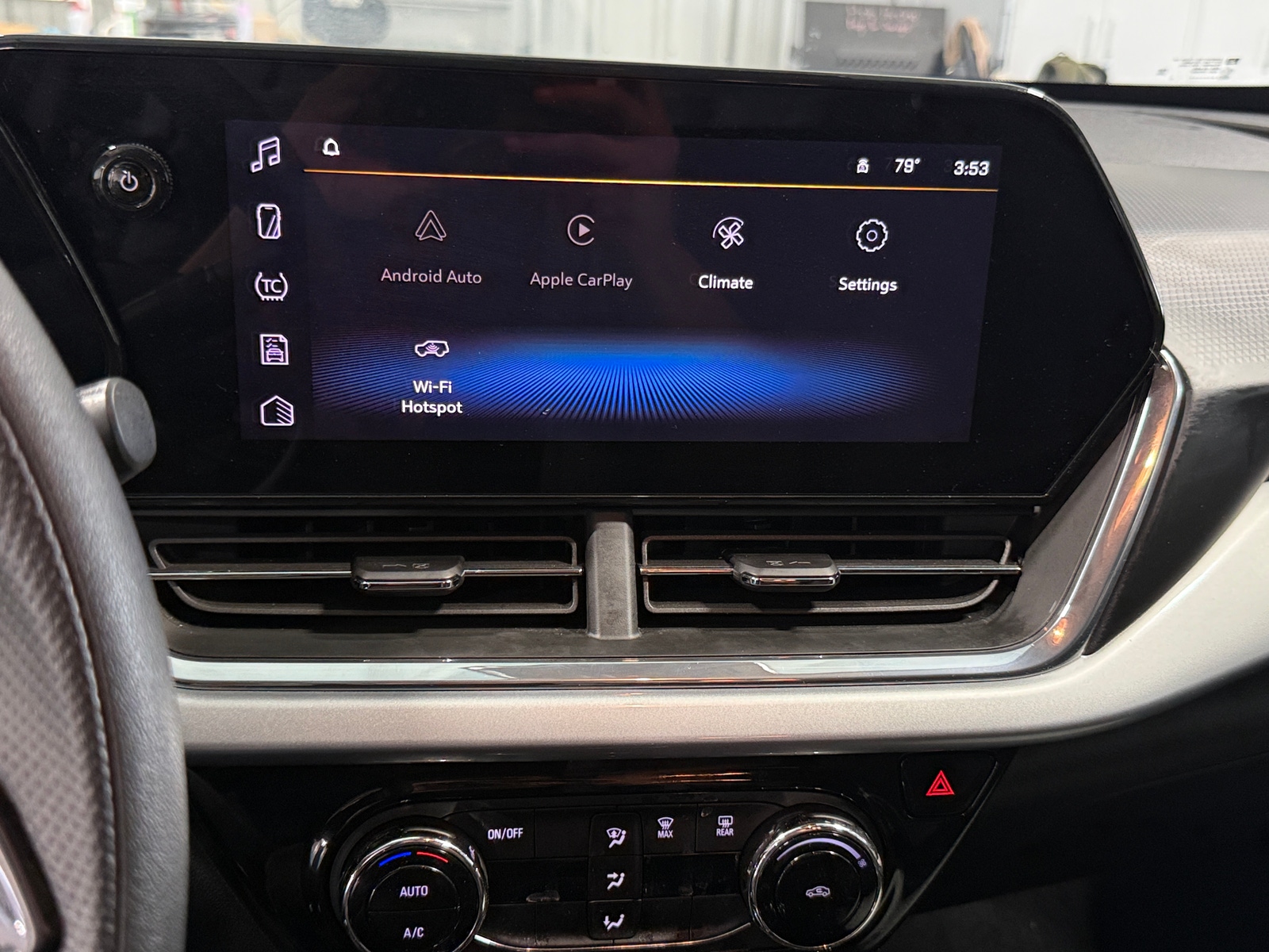 Thumbnail: 2025 Chevrolet Trax - 4