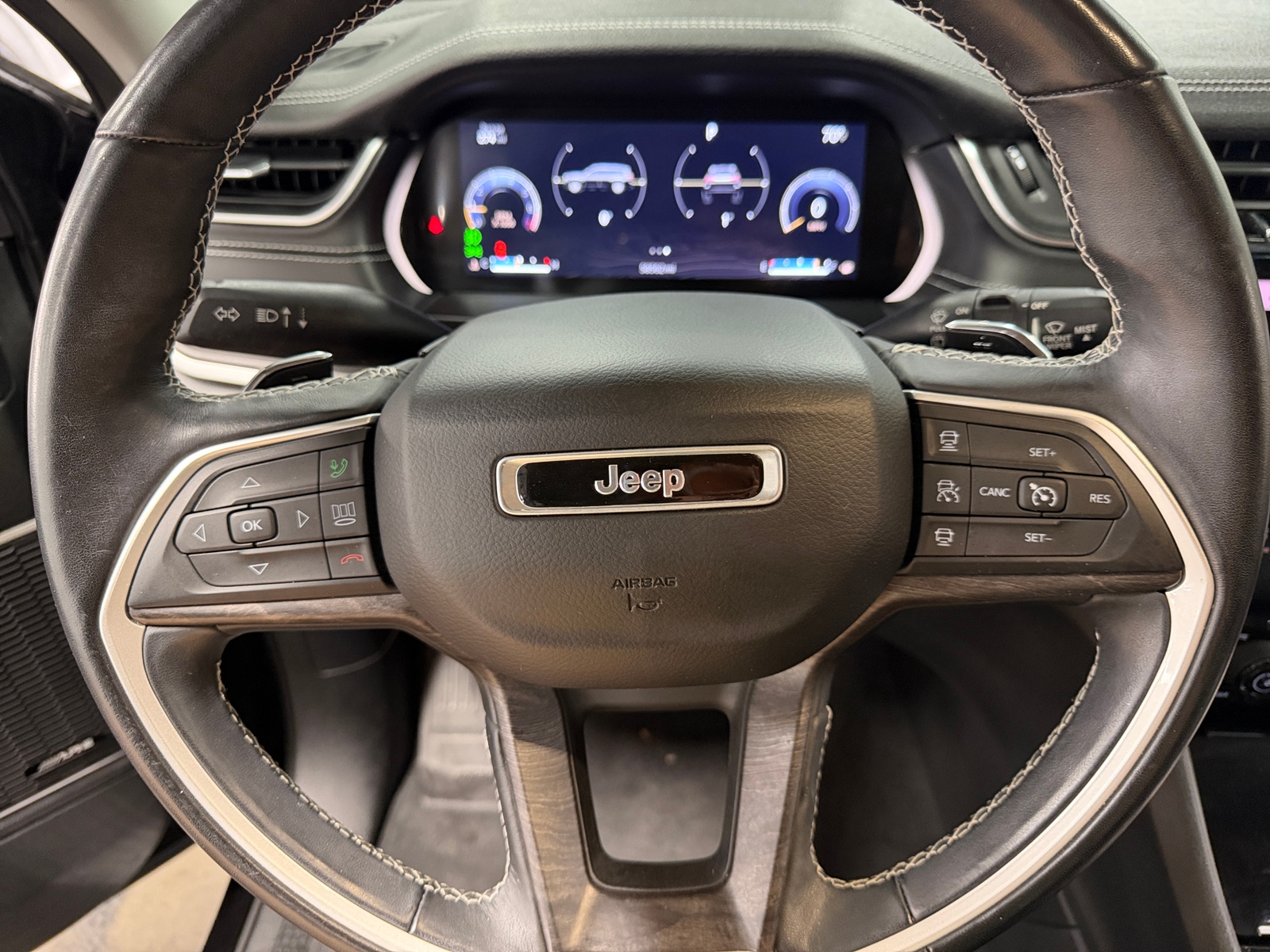 Thumbnail: 2021 Jeep Grand Cherokee L - 4