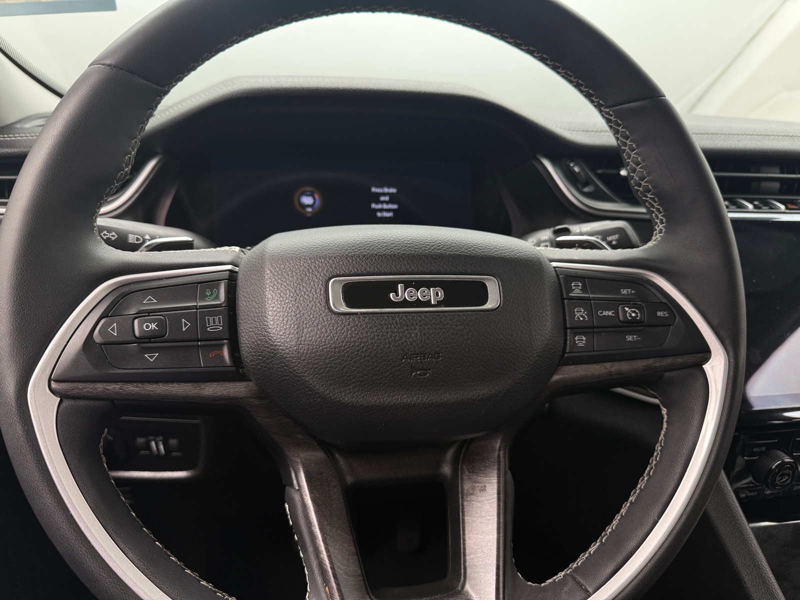 Thumbnail: 2023 Jeep Grand Cherokee - 4