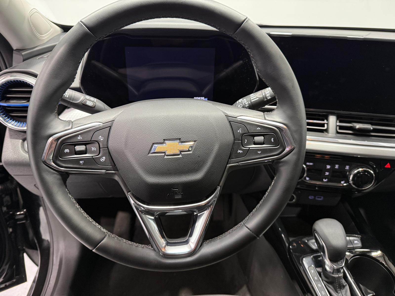 Thumbnail: 2025 Chevrolet Trax - 5