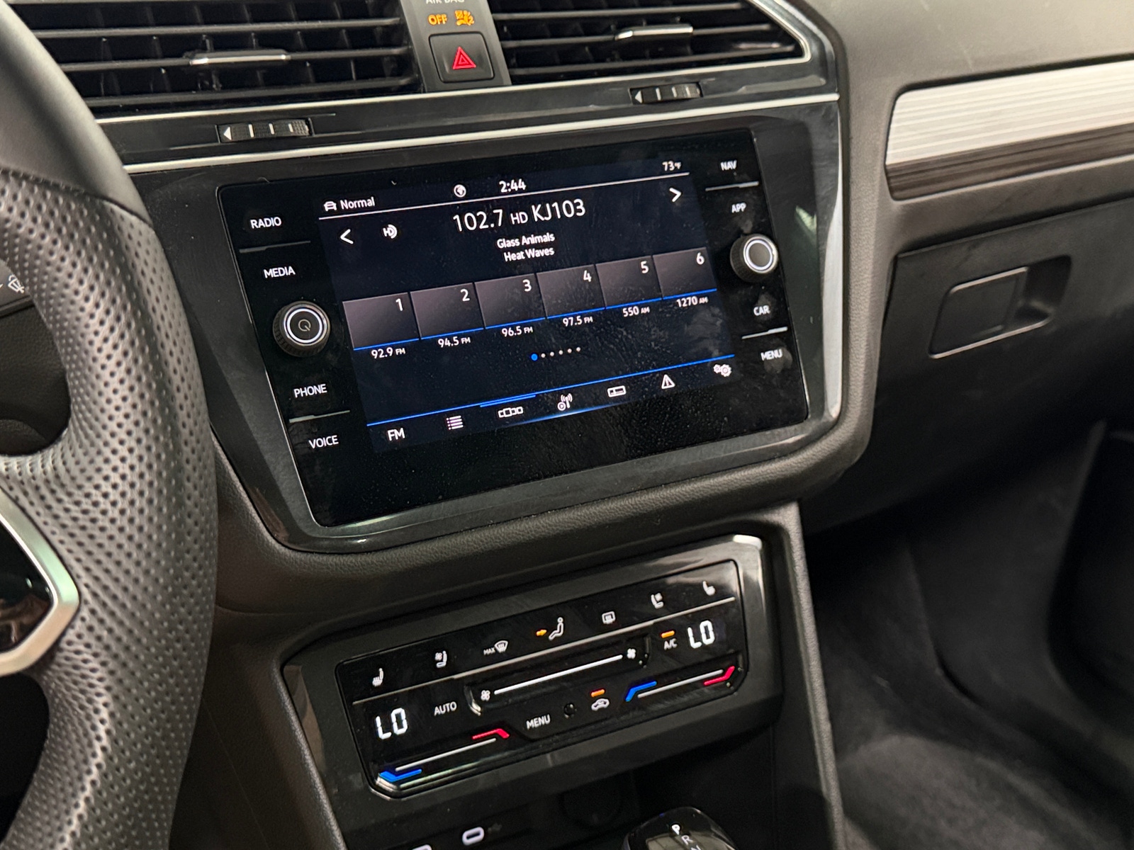 Thumbnail: 2024 Volkswagen Tiguan - 3