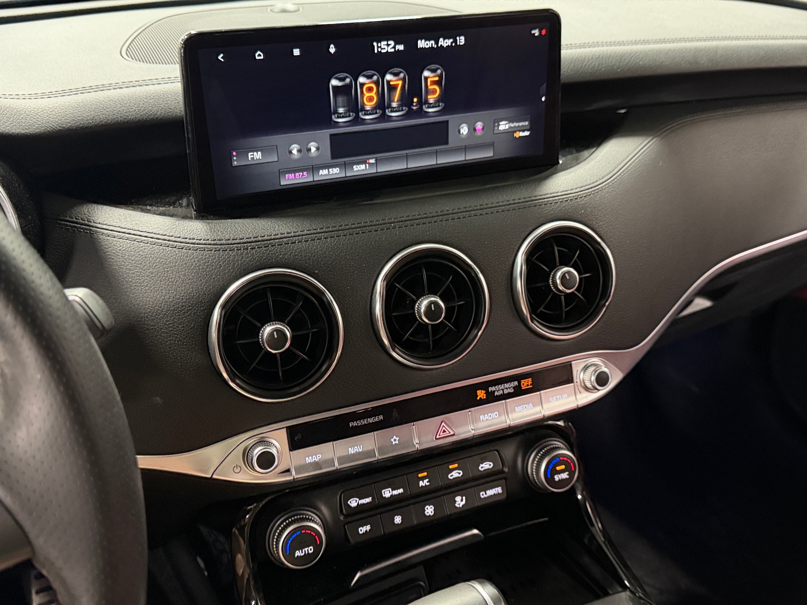 Thumbnail: 2022 Kia Stinger - 3