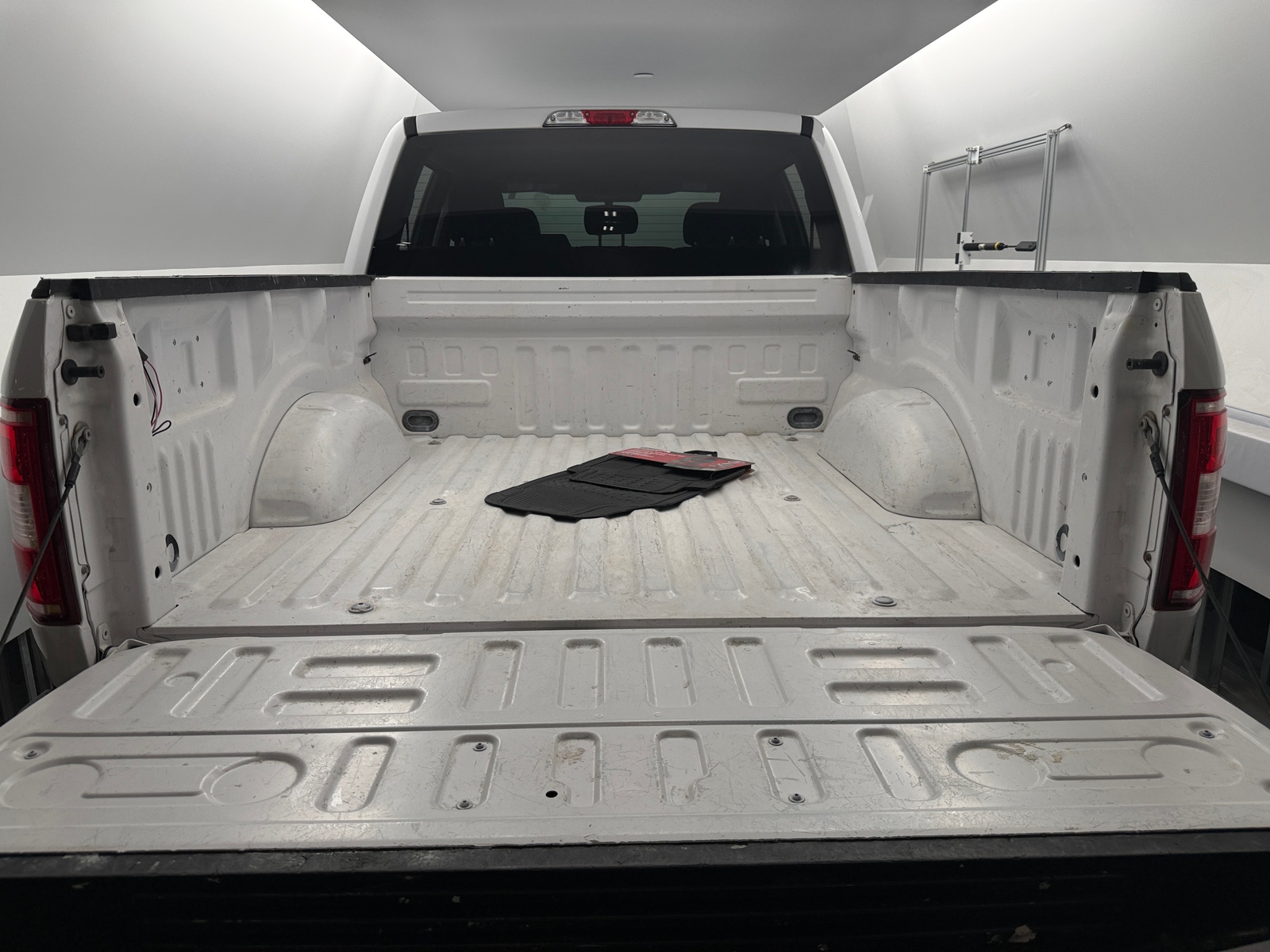 Thumbnail: 2018 Ford Econoline - 7