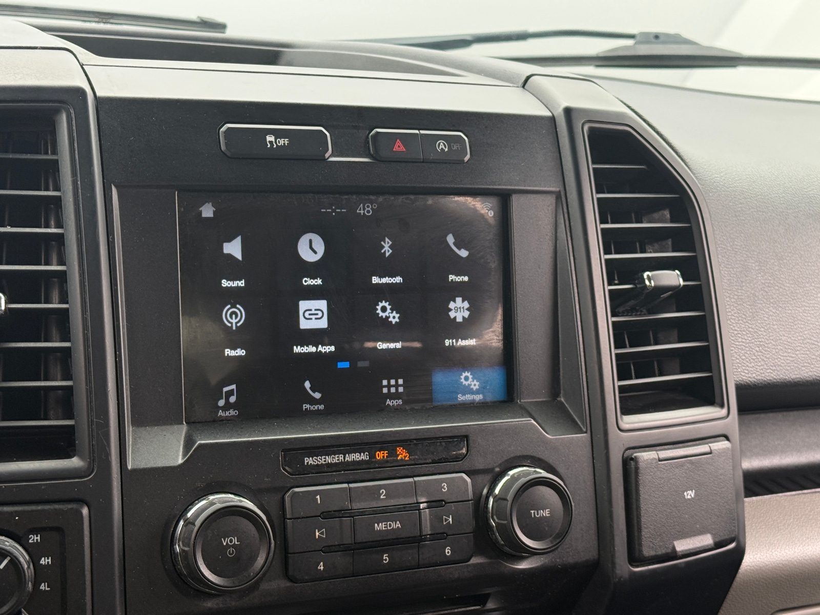 Thumbnail: 2018 Ford Econoline - 4