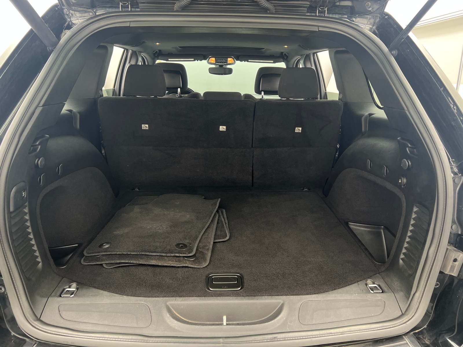 Thumbnail: 2019 Jeep Grand Cherokee - 7