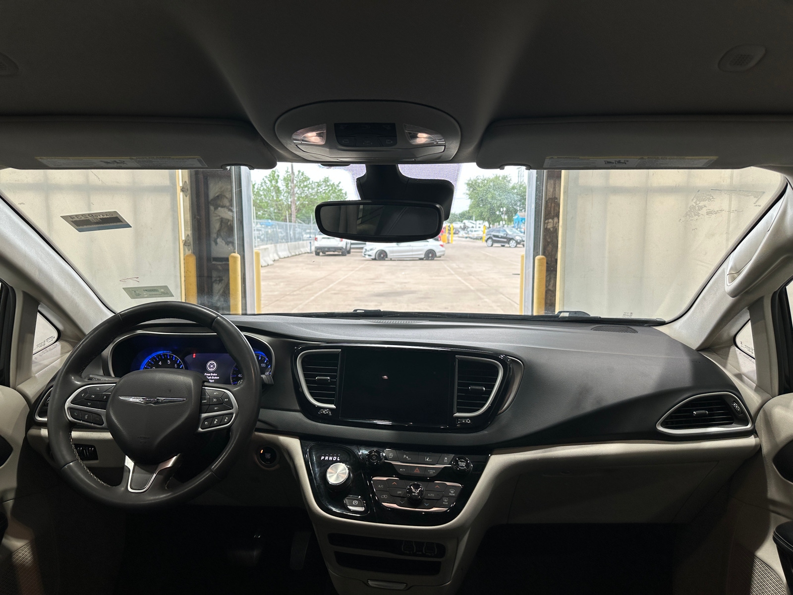 Thumbnail: 2023 Chrysler Pacifica - 2