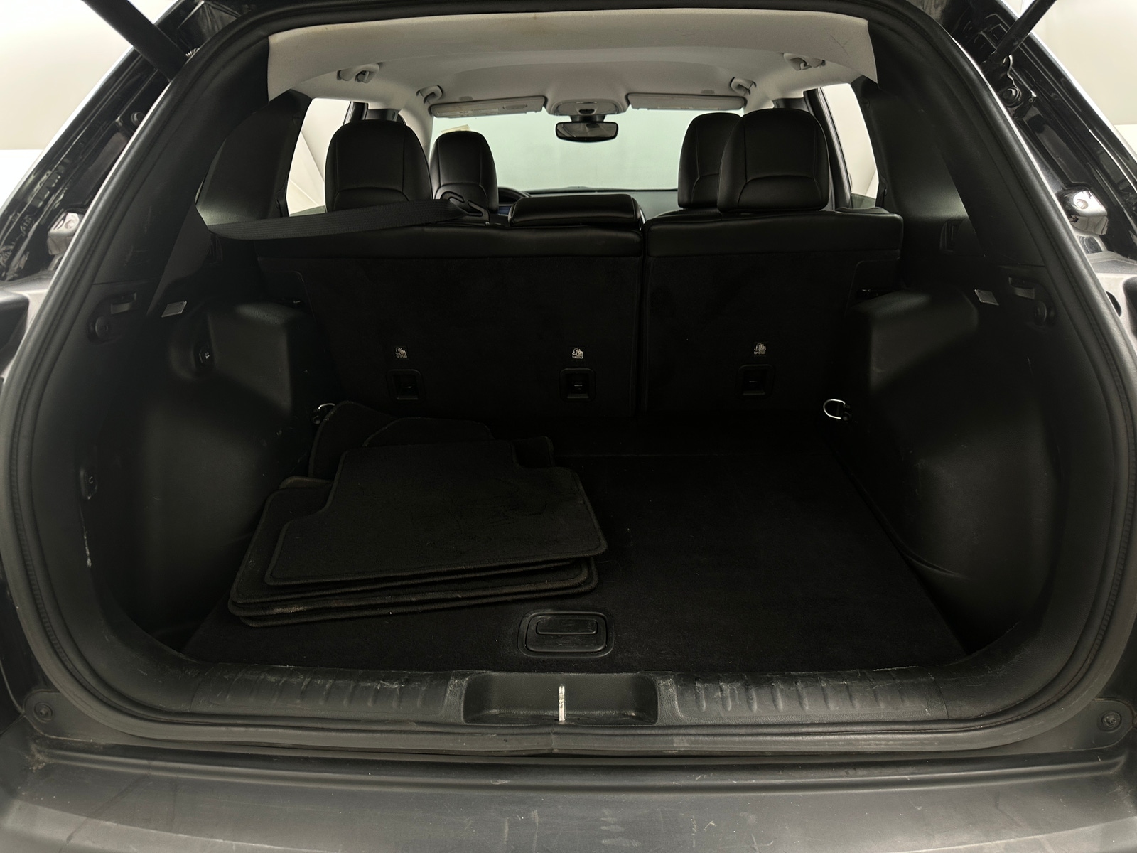 Thumbnail: 2019 Jeep Cherokee - 6