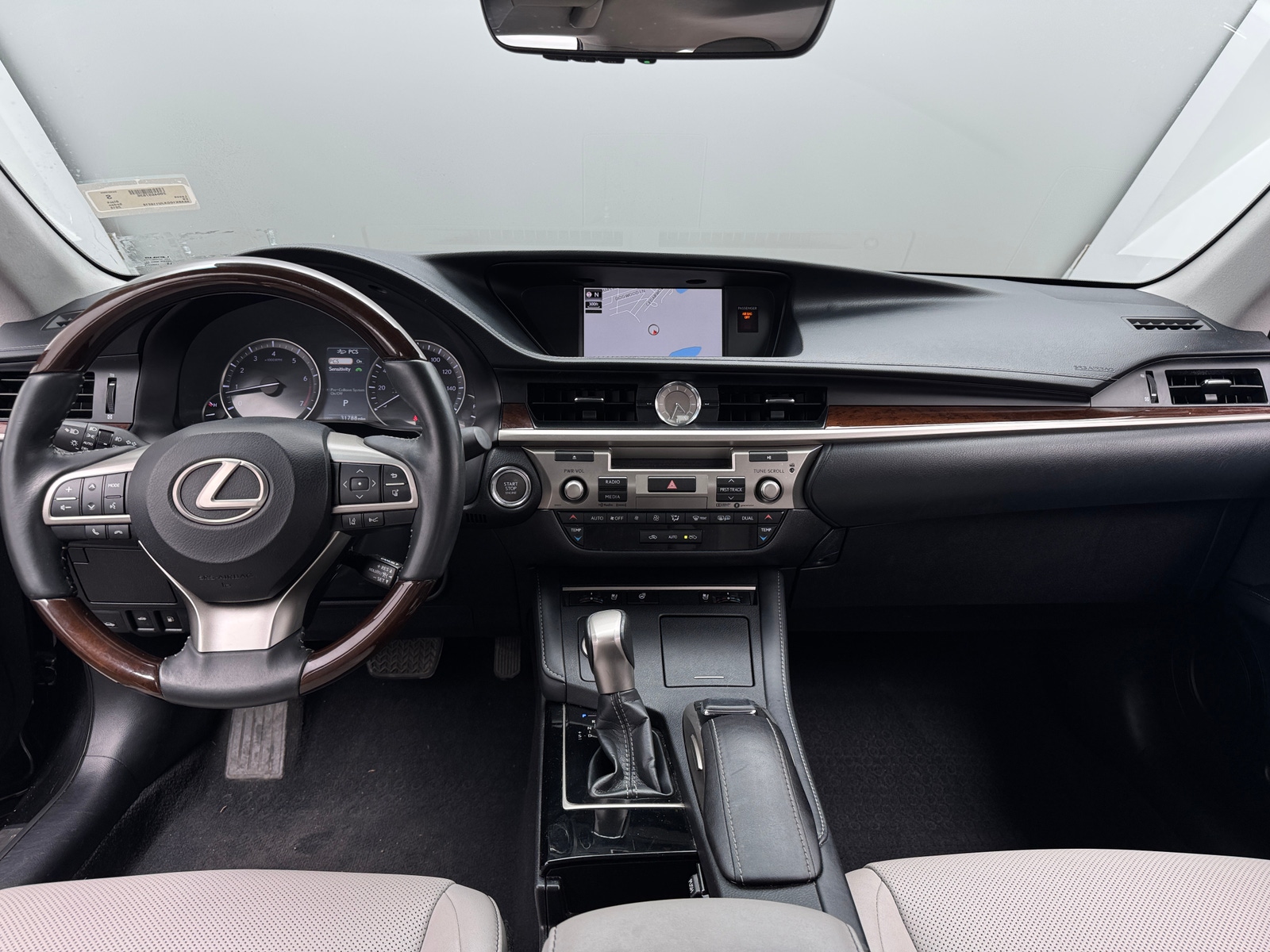Thumbnail: 2018 Lexus ES - 2