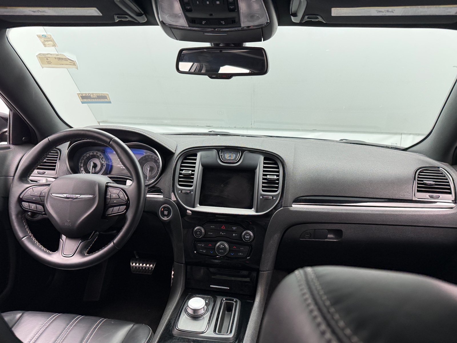 Thumbnail: 2022 Chrysler 300 - 2
