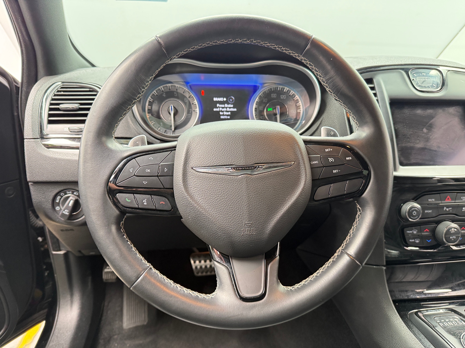 Thumbnail: 2022 Chrysler 300 - 4