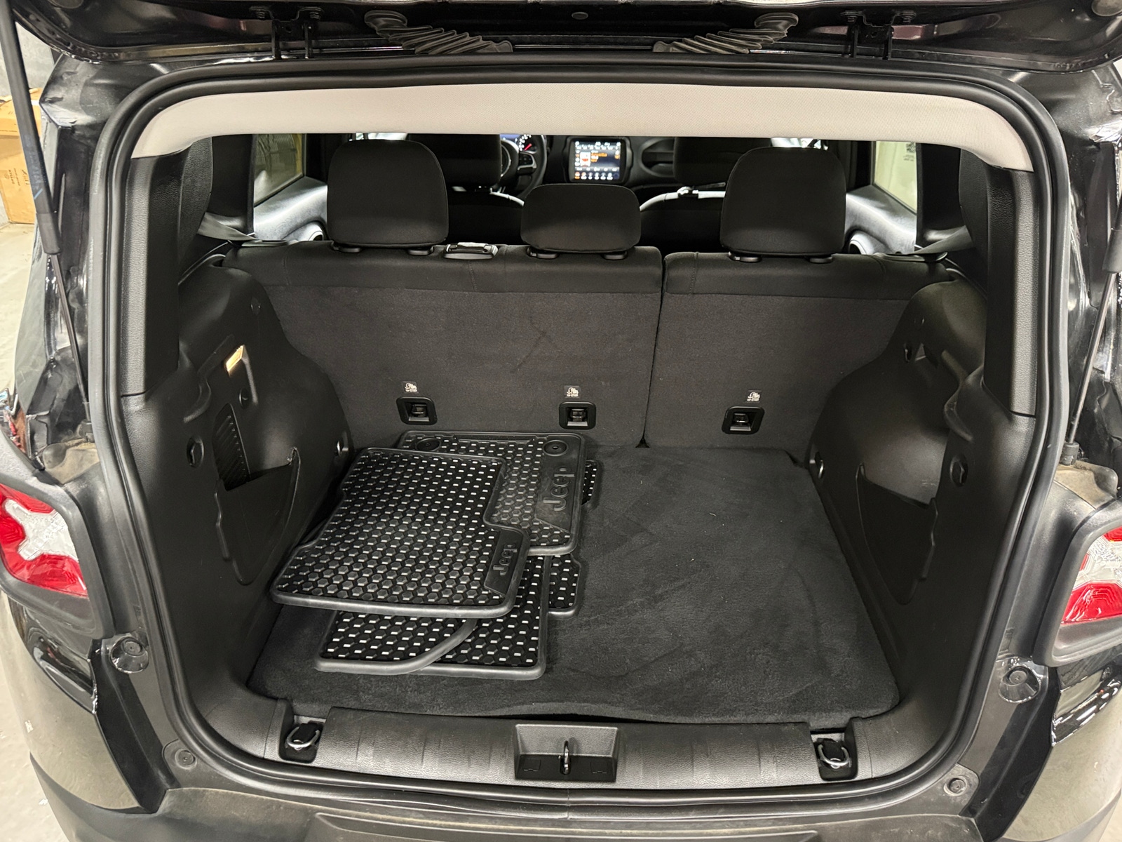 Thumbnail: 2023 Jeep Renegade - 7