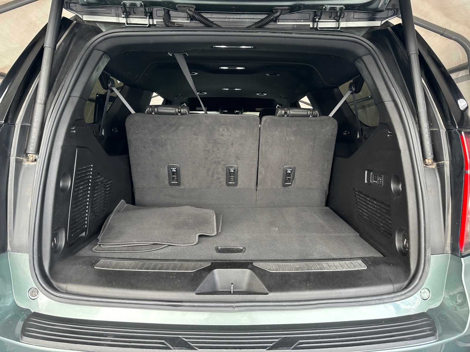 Thumbnail: 2024 Chevrolet Suburban - 6