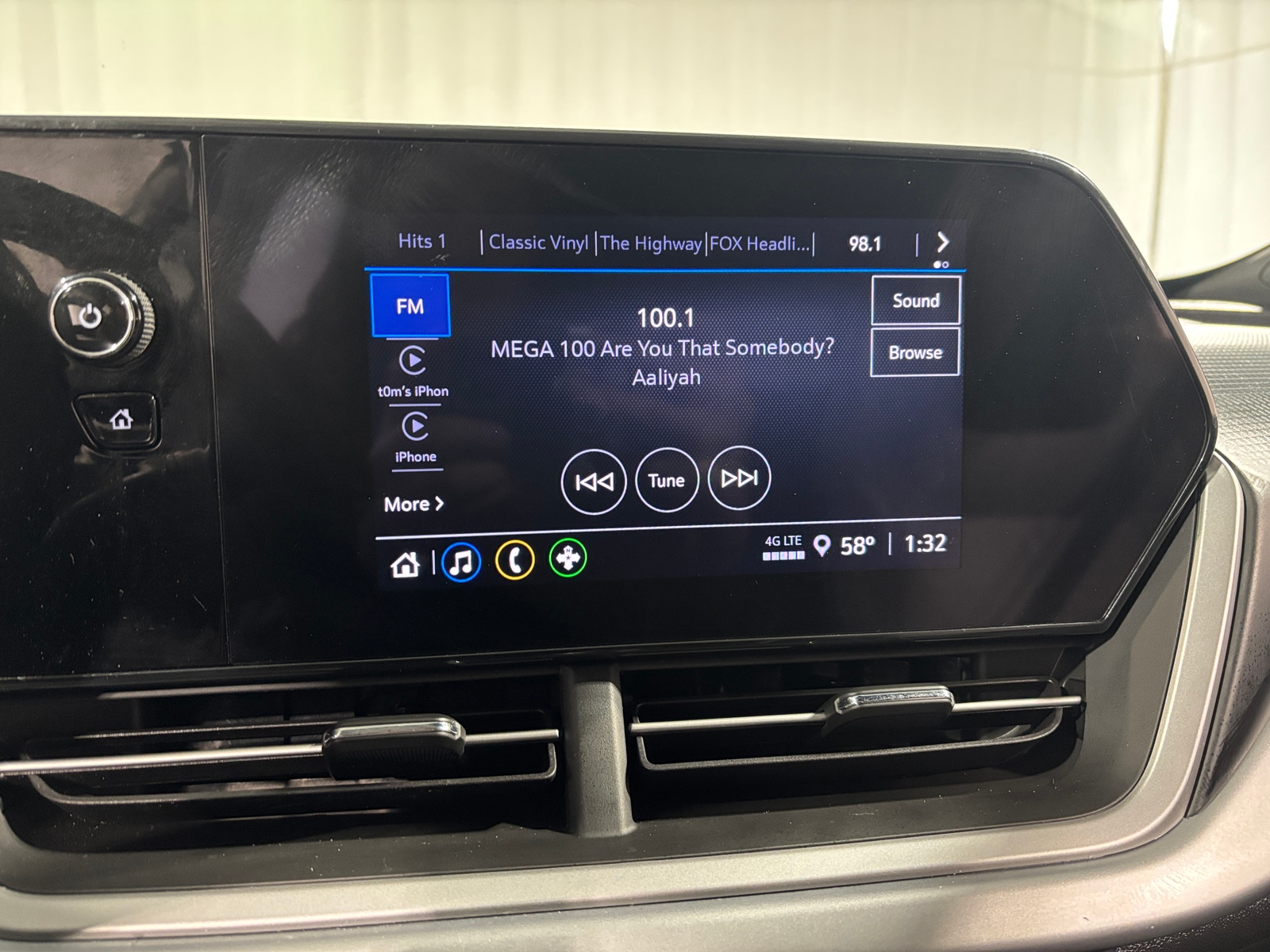 Thumbnail: 2024 Chevrolet Trax - 4