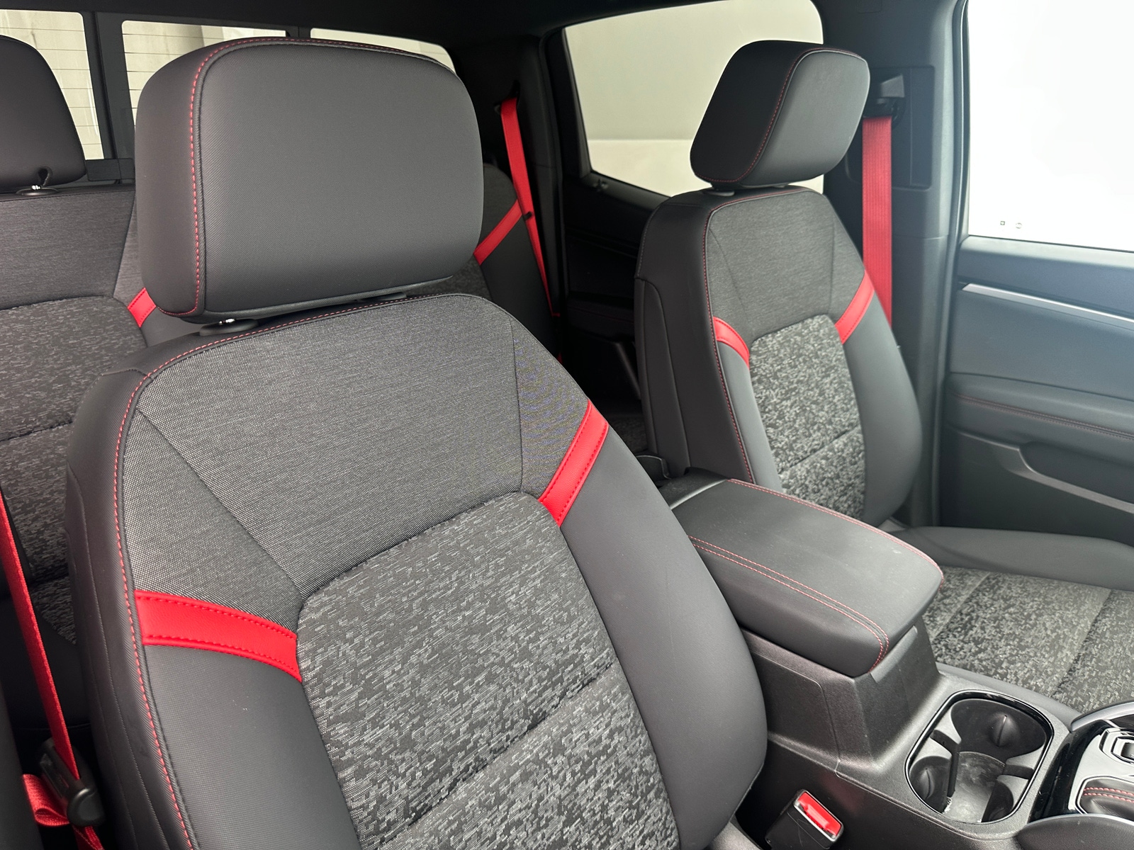 Thumbnail: 2024 Chevrolet Colorado - 2