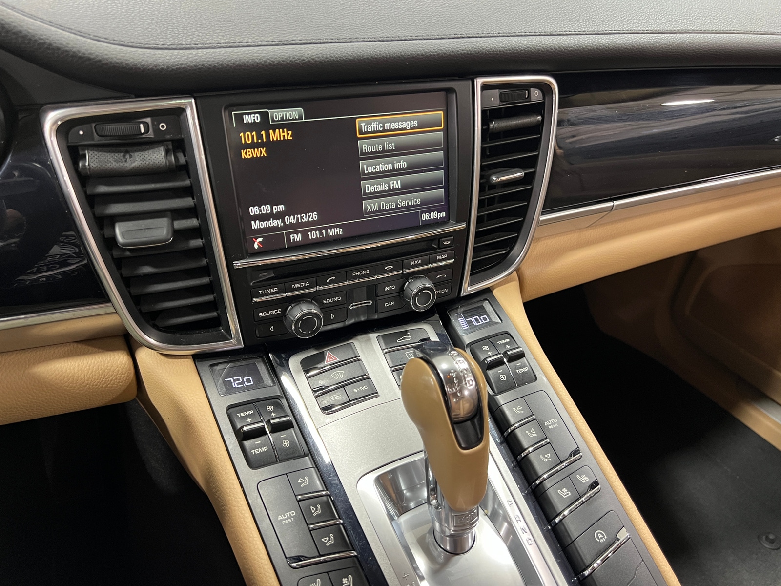 Thumbnail: 2016 Porsche Panamera - 3