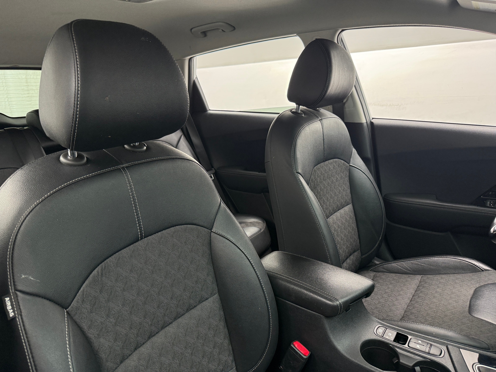 Thumbnail: 2022 Kia Niro - 2