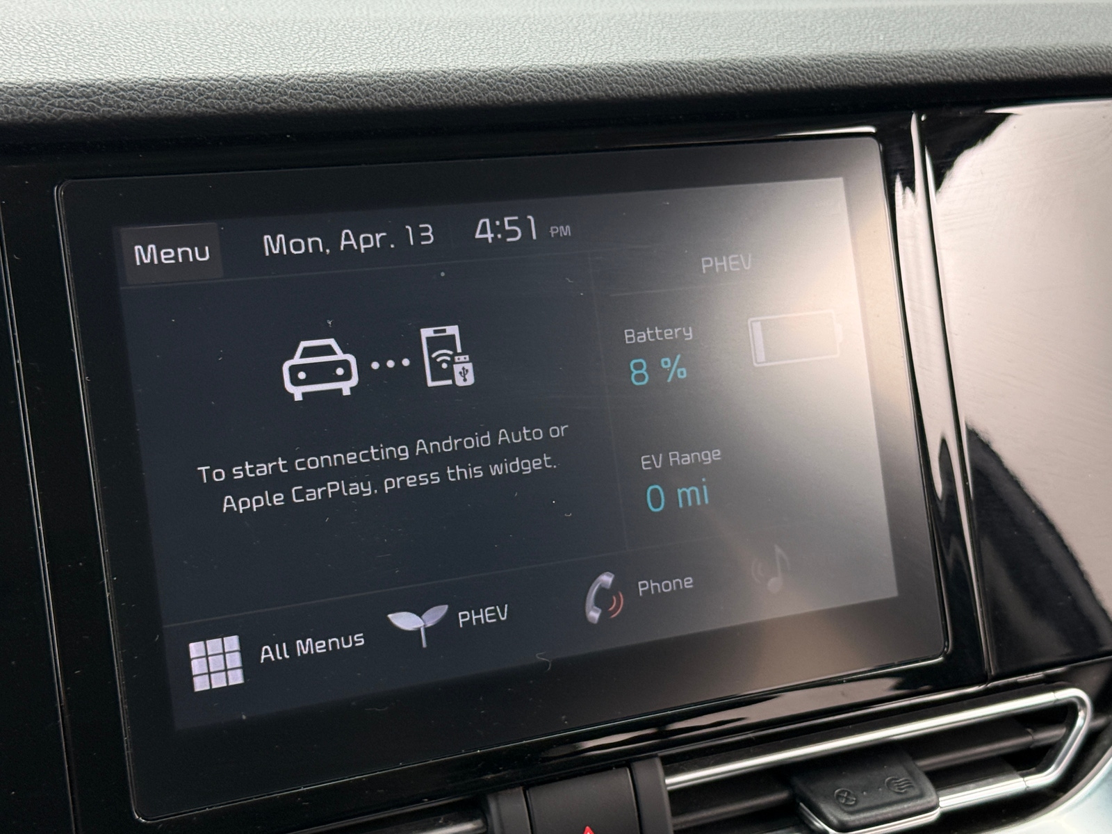 Thumbnail: 2022 Kia Niro - 4