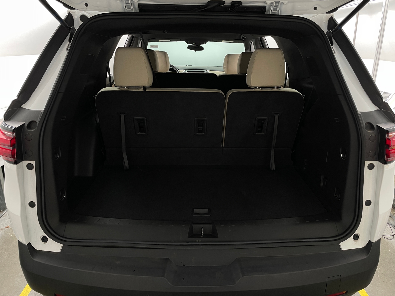 Thumbnail: 2023 Chevrolet Traverse - 7