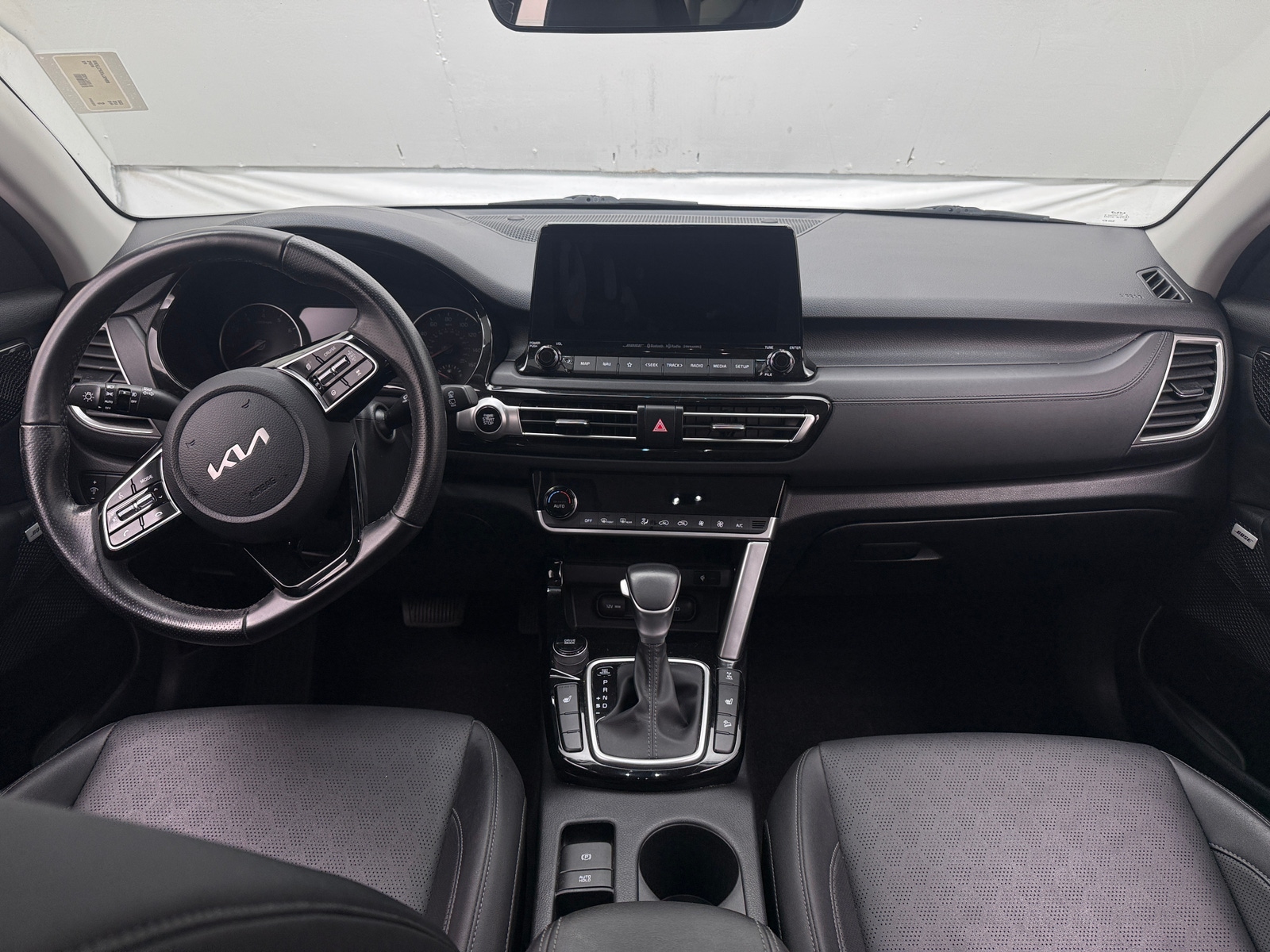 Thumbnail: 2023 Kia Seltos - 2