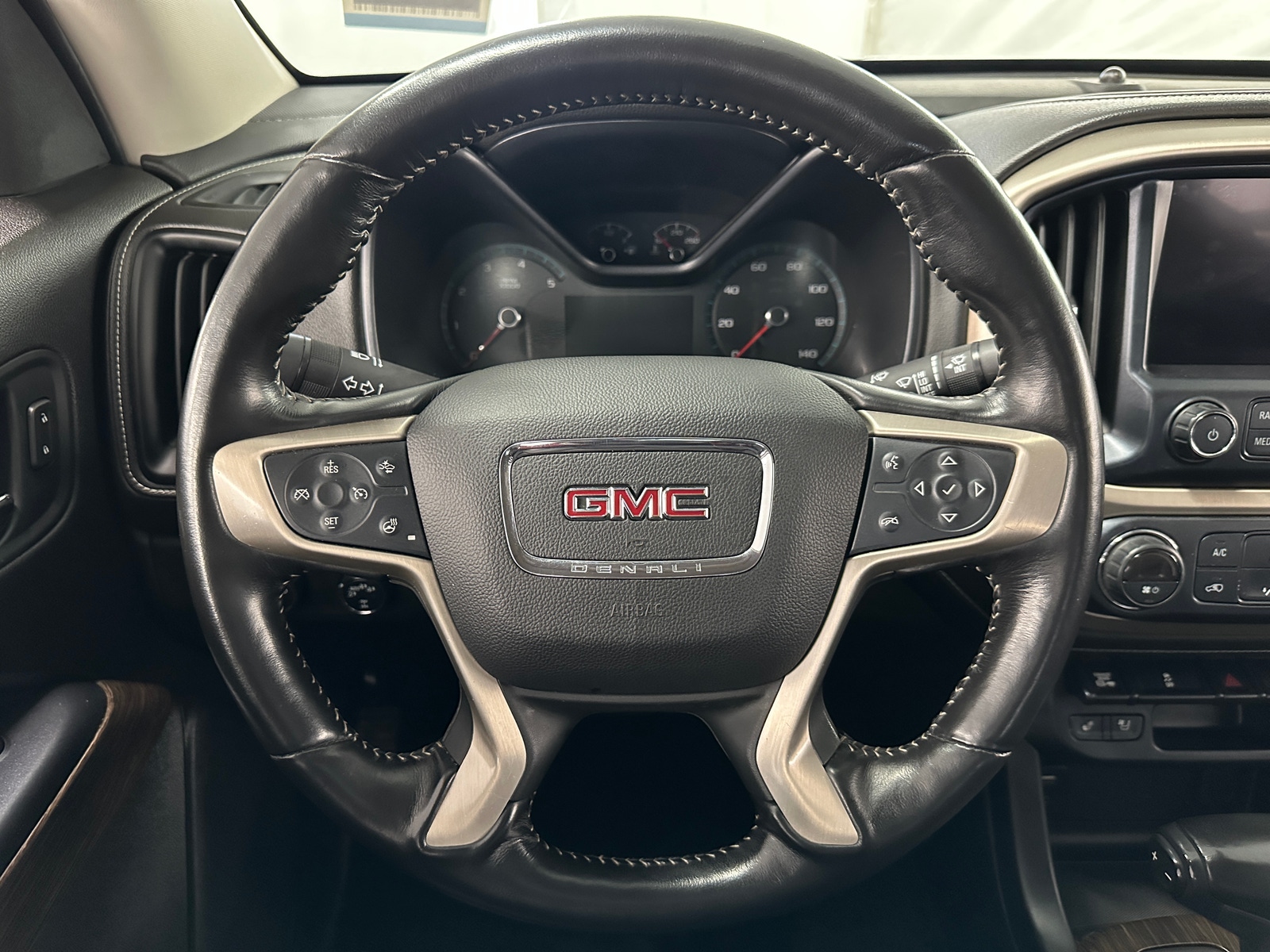 Thumbnail: 2017 GMC Canyon - 4