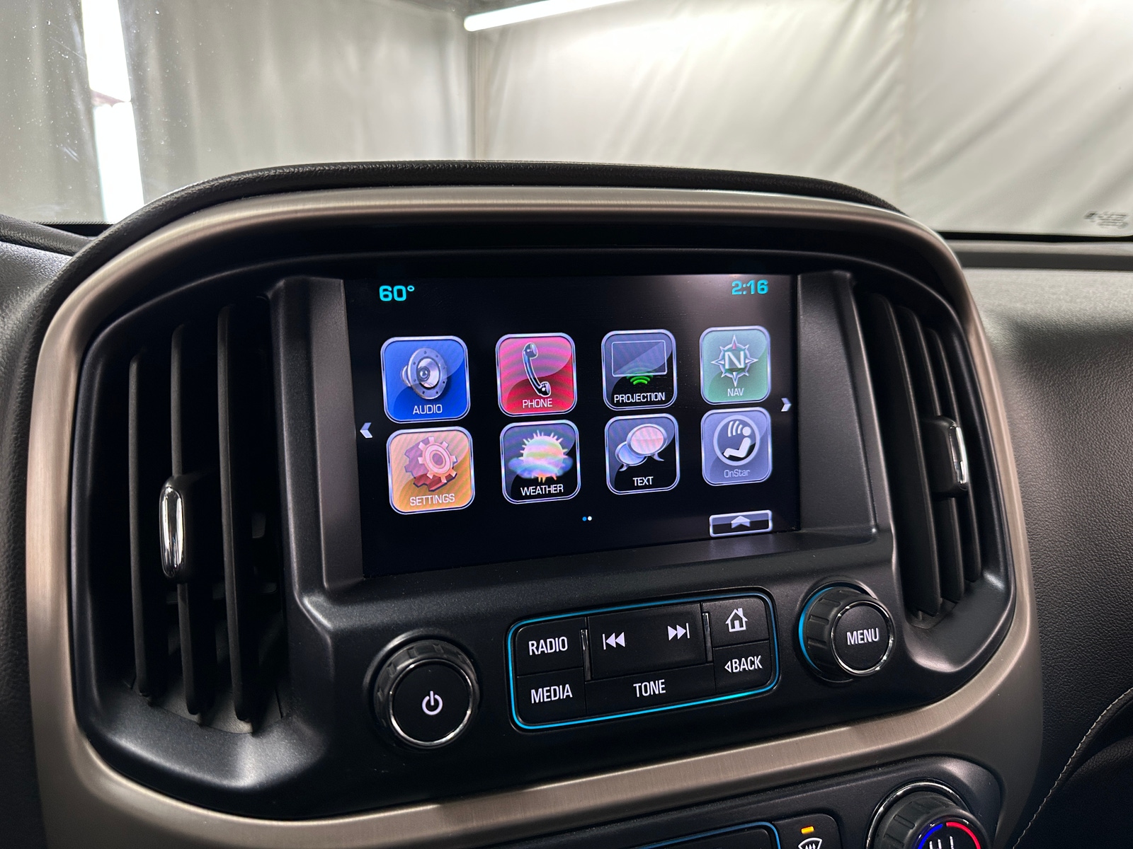 Thumbnail: 2017 GMC Canyon - 3