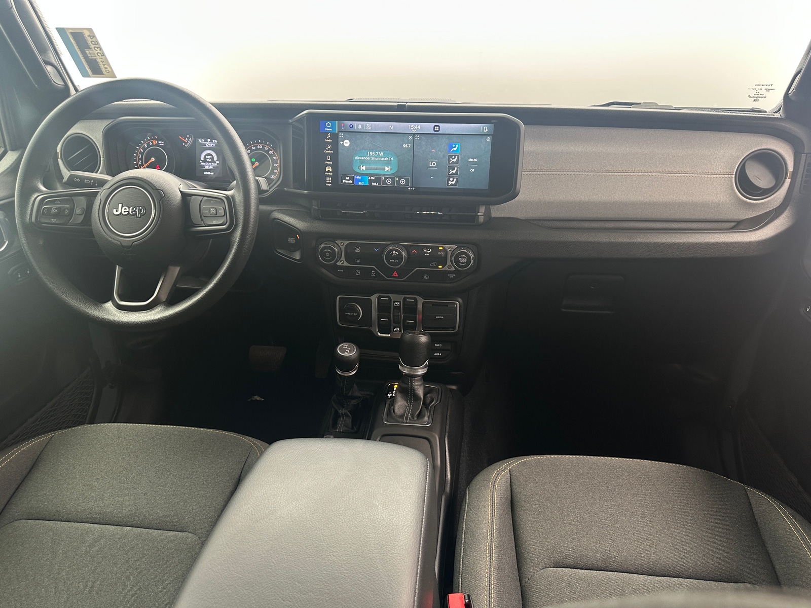 Thumbnail: 2025 Jeep Gladiator - 3