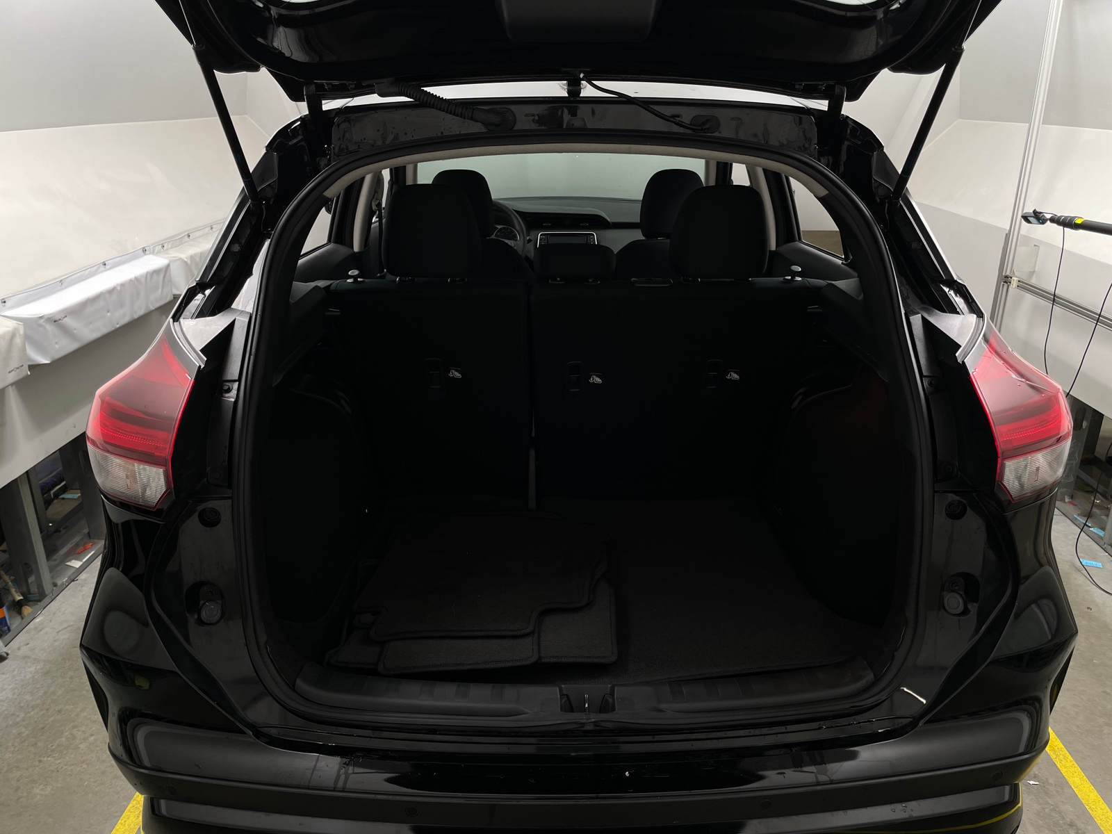 Thumbnail: 2024 Nissan Kicks - 7