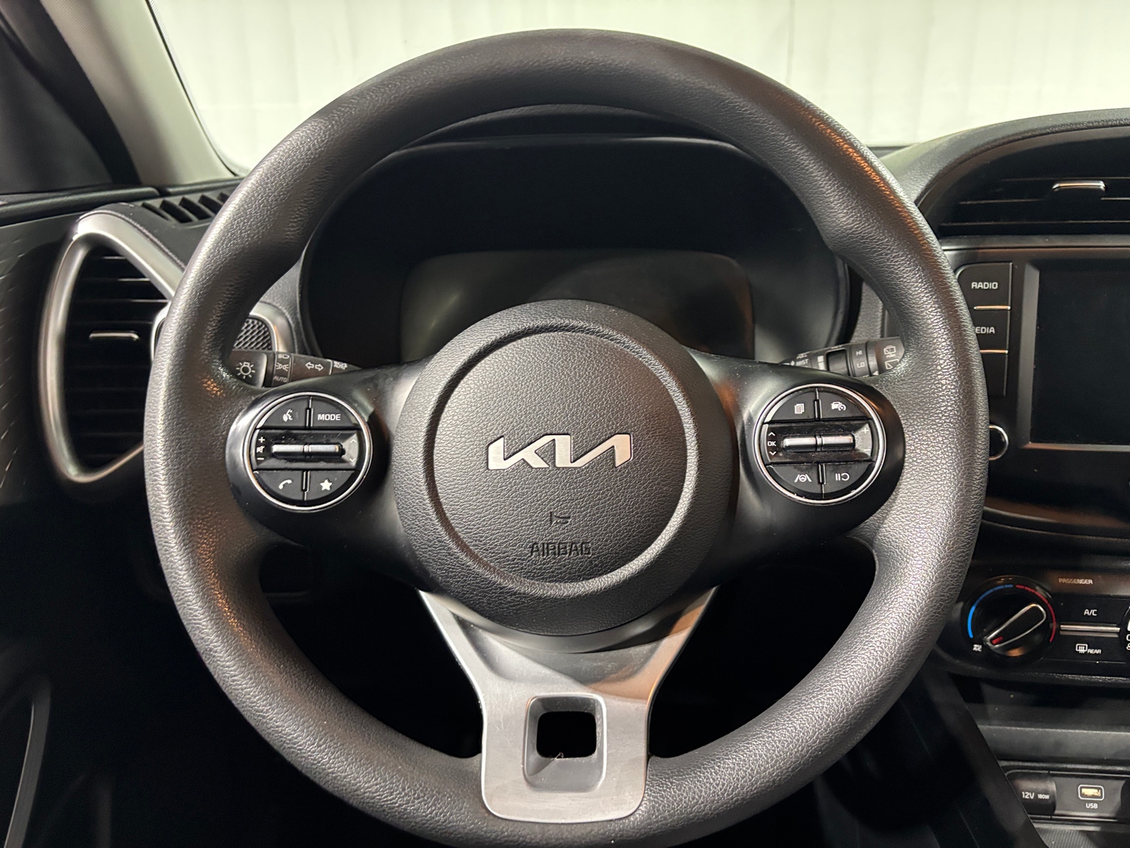 Thumbnail: 2023 Kia Soul - 5