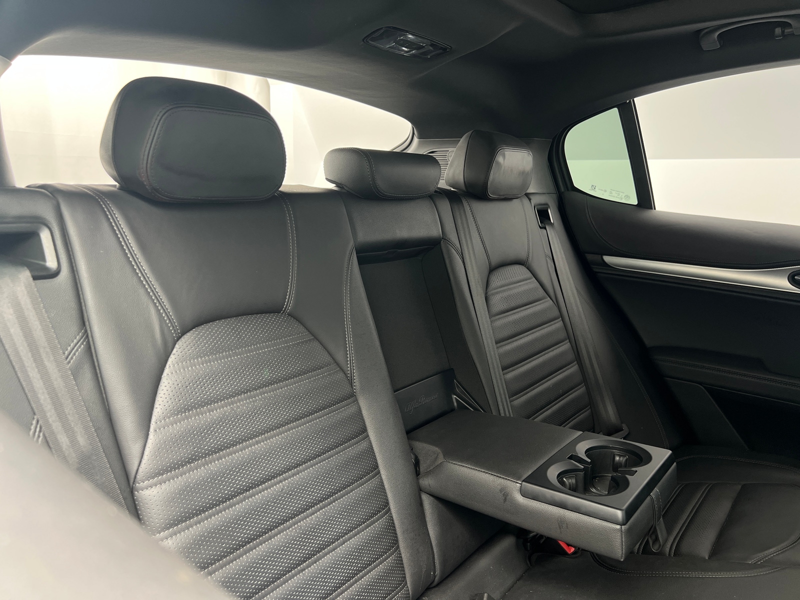 Thumbnail: 2022 Alfa Romeo Stelvio - 5