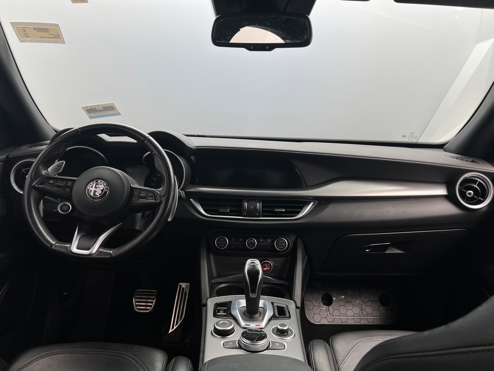 Thumbnail: 2022 Alfa Romeo Stelvio - 2