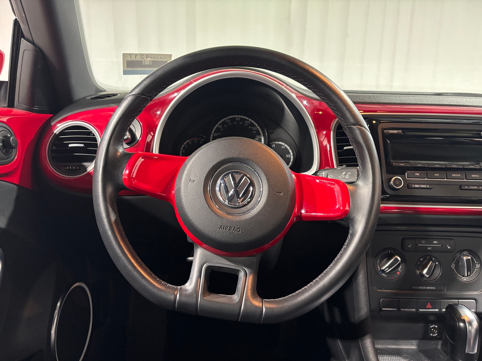 Thumbnail: 2013 Volkswagen Beetle - 4