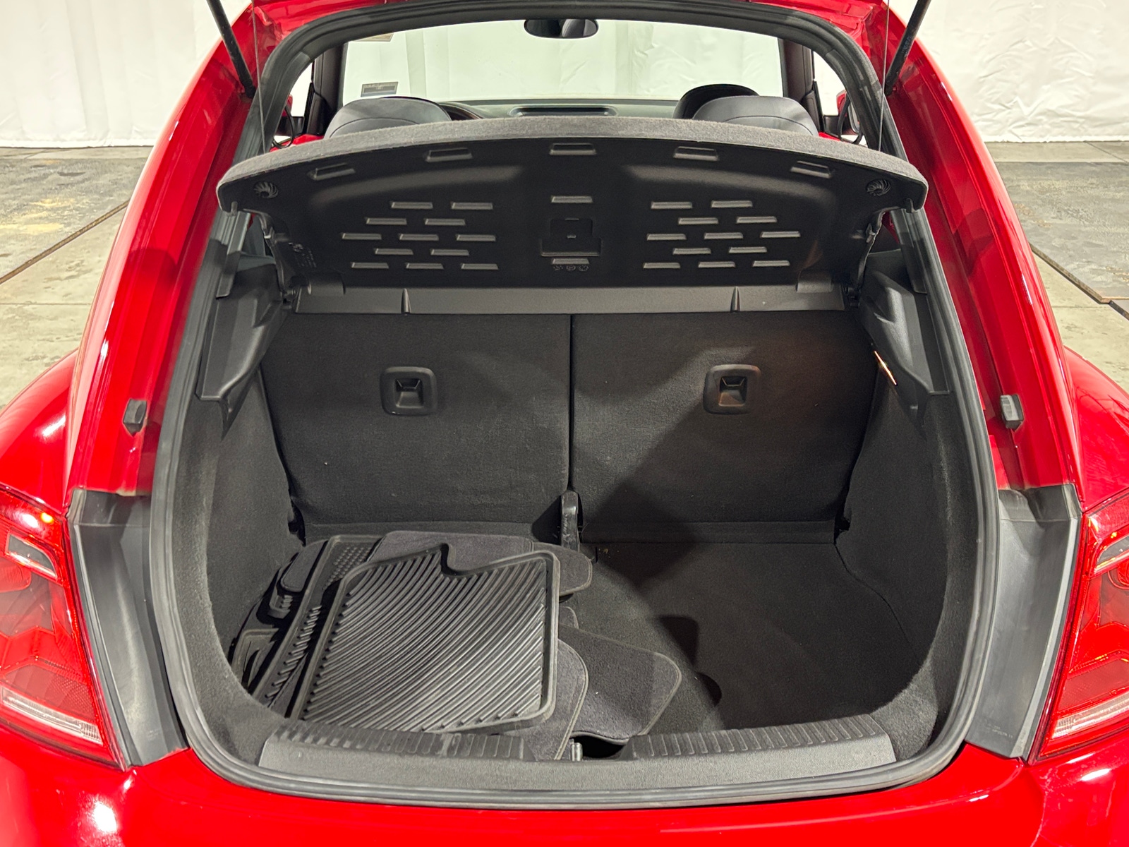 Thumbnail: 2013 Volkswagen Beetle - 6