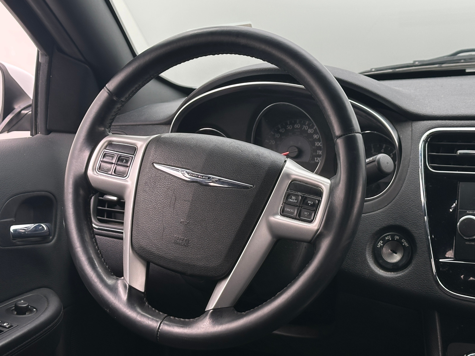 Thumbnail: 2014 Chrysler 200 - 5