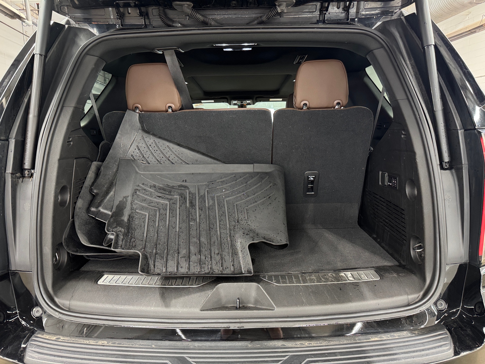 Thumbnail: 2021 Chevrolet Tahoe - 6