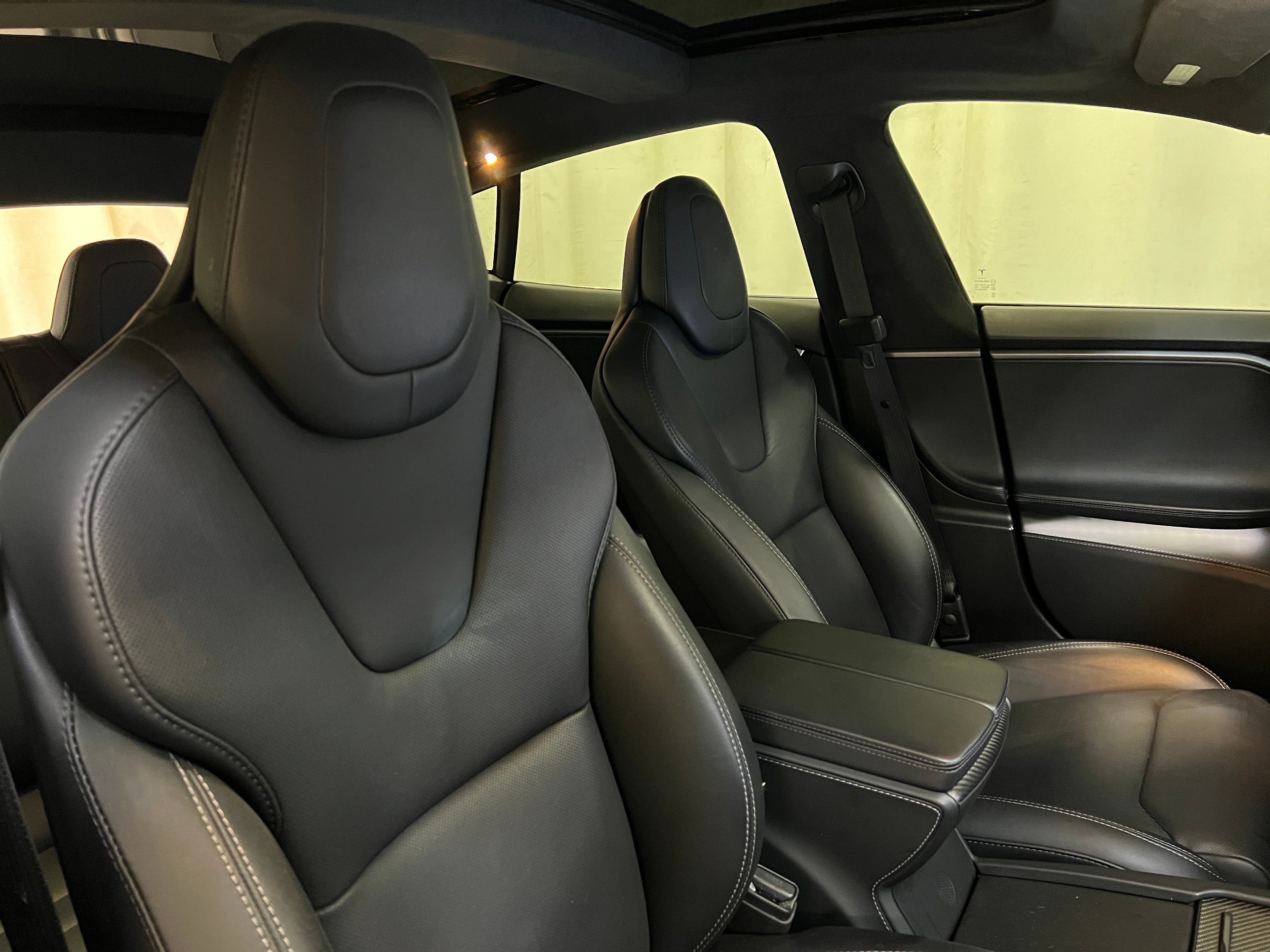Used 2018 Tesla Model S P100D with VIN 5YJSA1E48JF275755 for sale in Oak Creek, WI