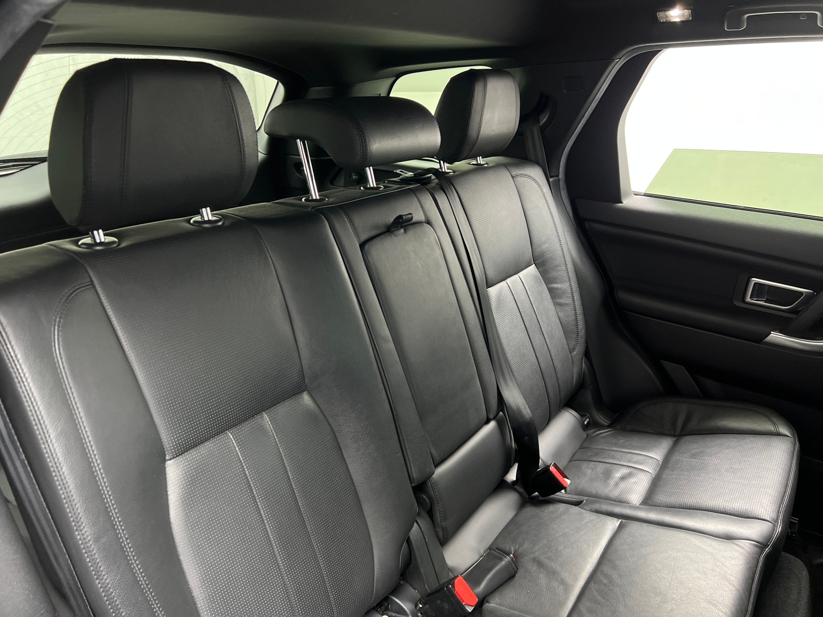 Thumbnail: 2018 Land Rover Discovery Sport - 5