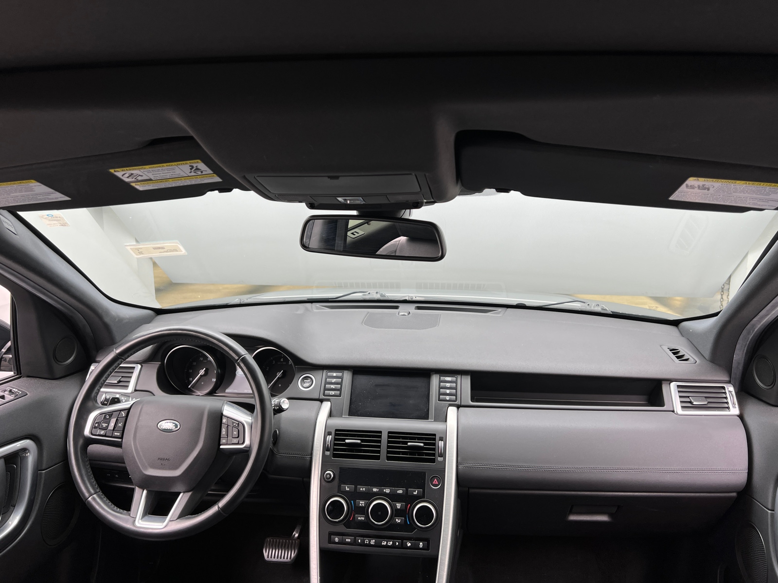 Thumbnail: 2018 Land Rover Discovery Sport - 2