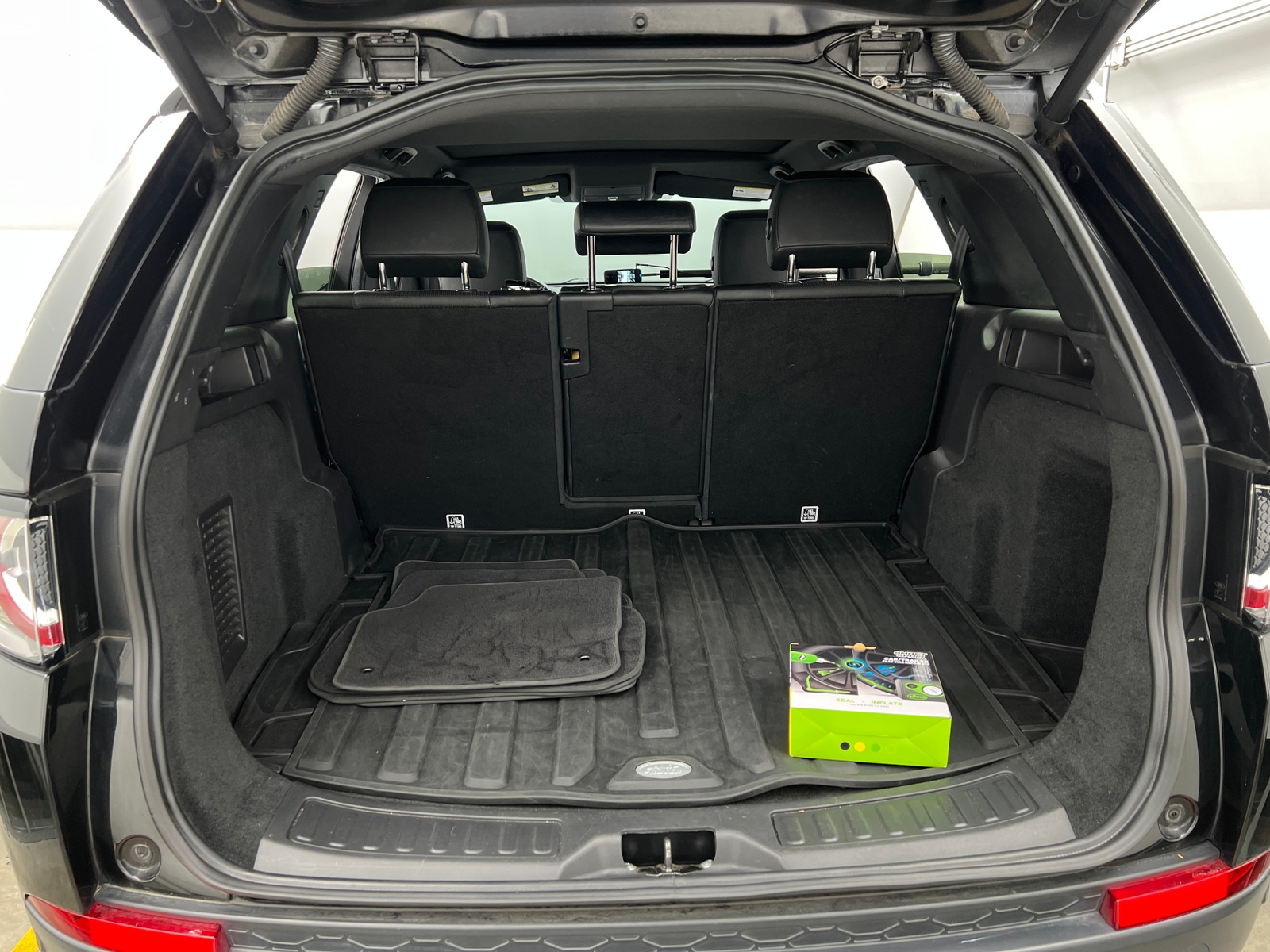 Thumbnail: 2018 Land Rover Discovery Sport - 6